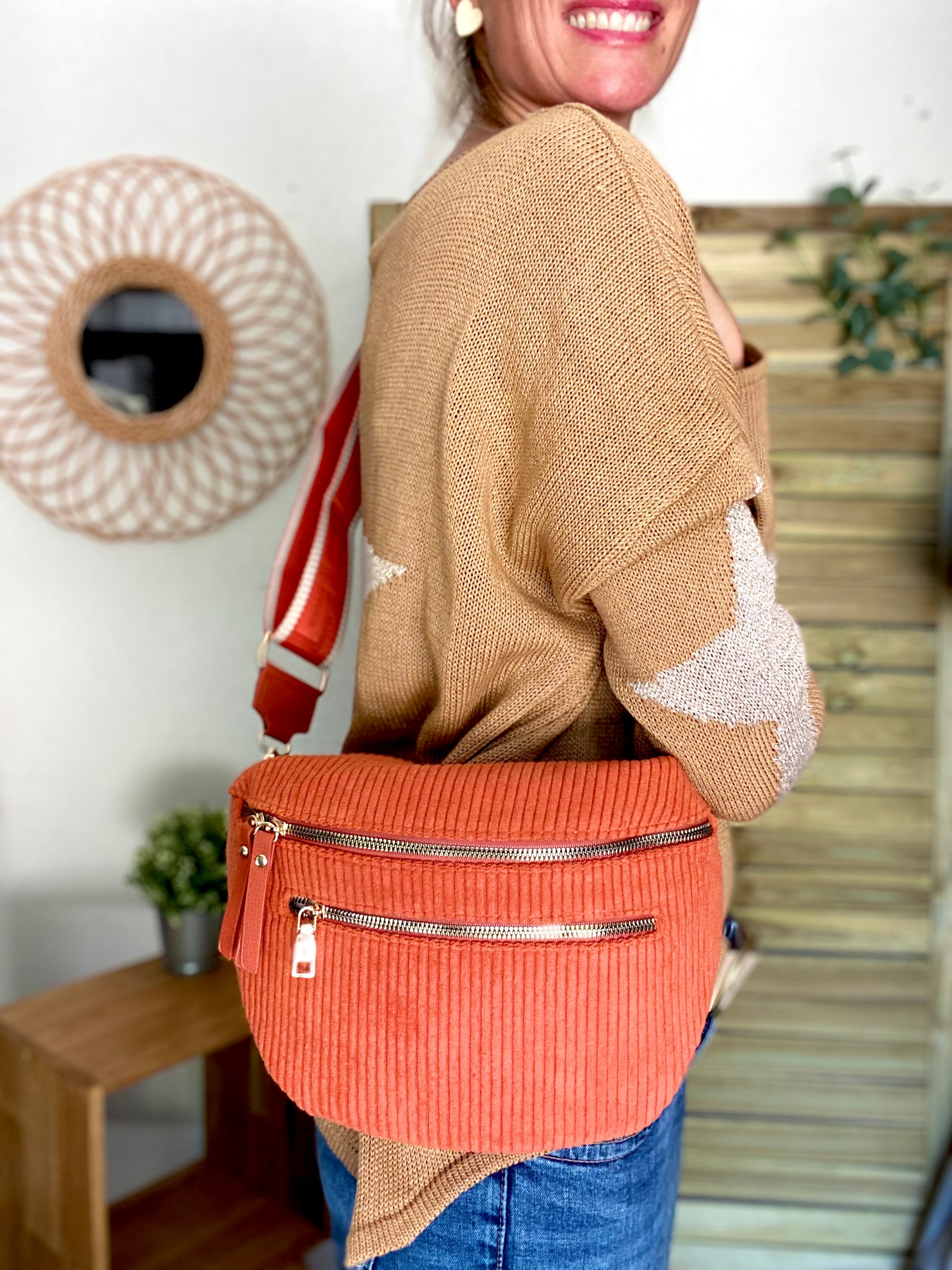 Sac banane XL en velours côtelé 2 zips et sangle fantaisie - WENDY - Brique