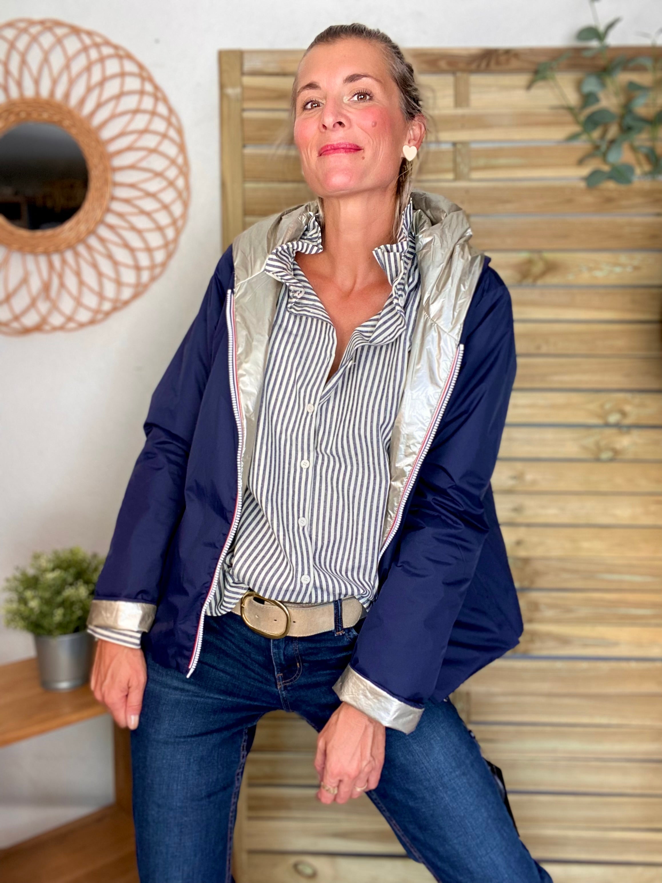 Chemise en coton rayée col victorien BRIGITTE - Bleu charbon