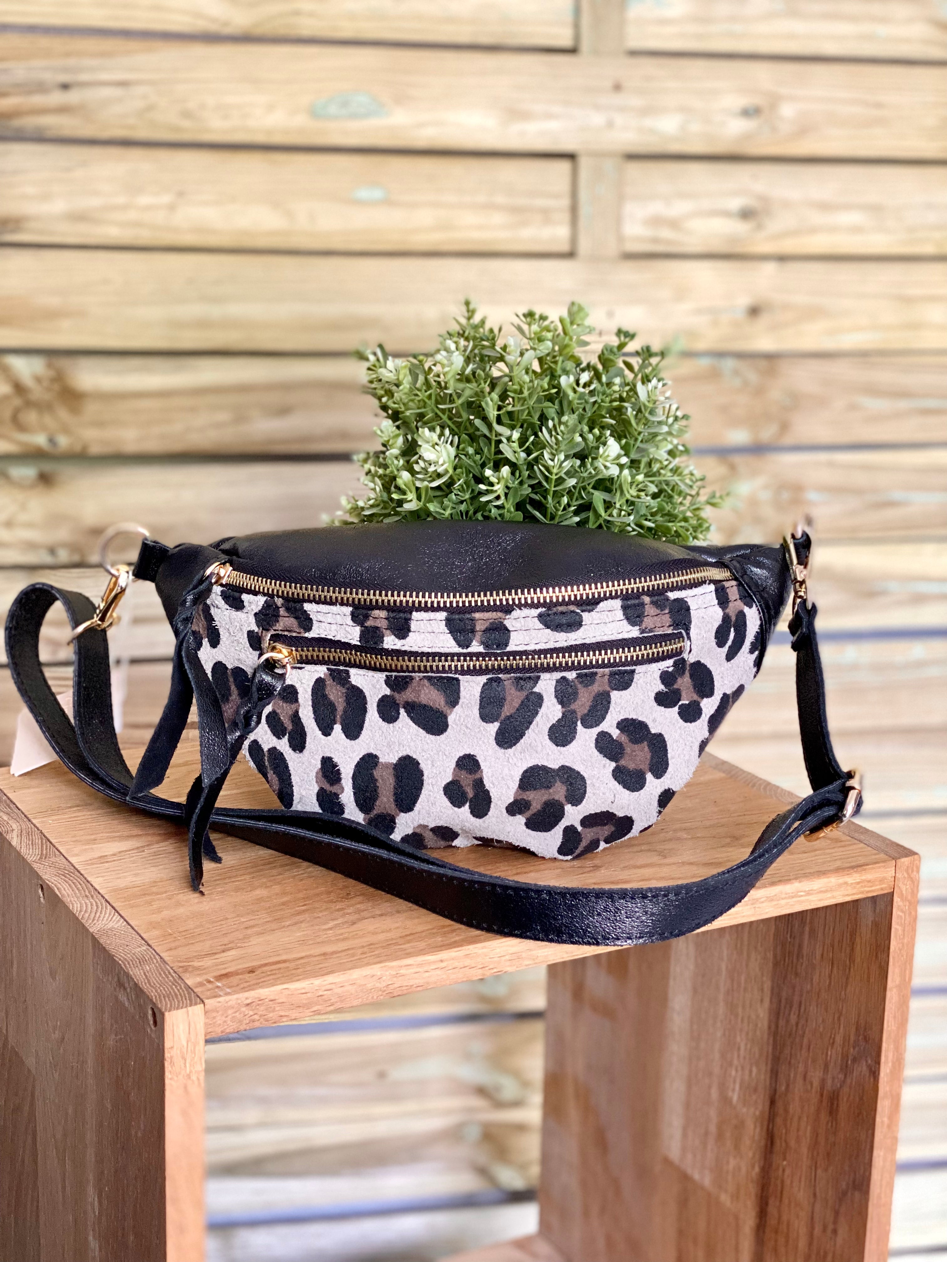 Sac banane en cuir irisé et velours léo - OPRAH - Léo Noir (avec poche avant)