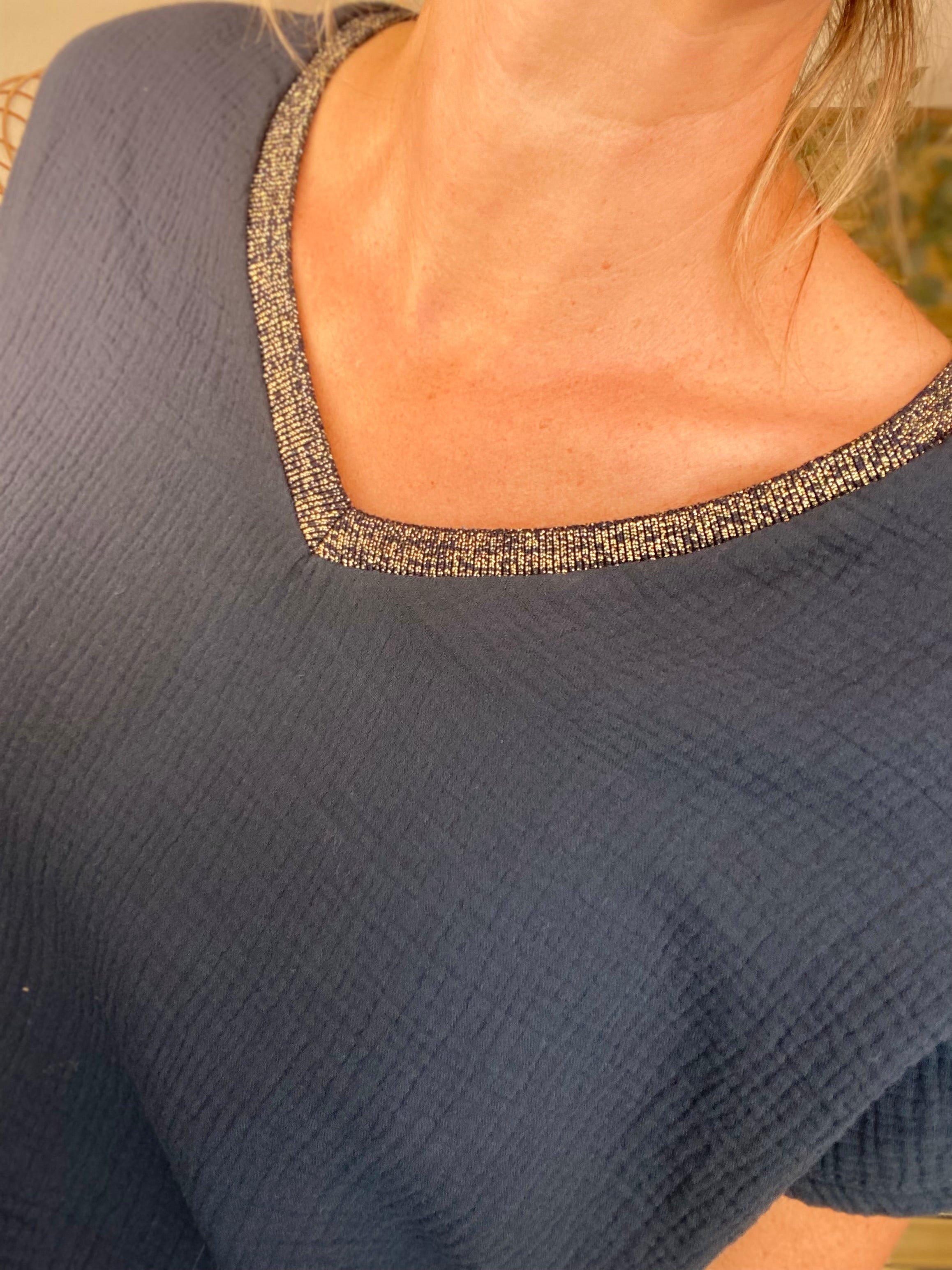 Précommande Expédition mi mai - Top en gaze de coton et lurex MARTA - Bleu marine