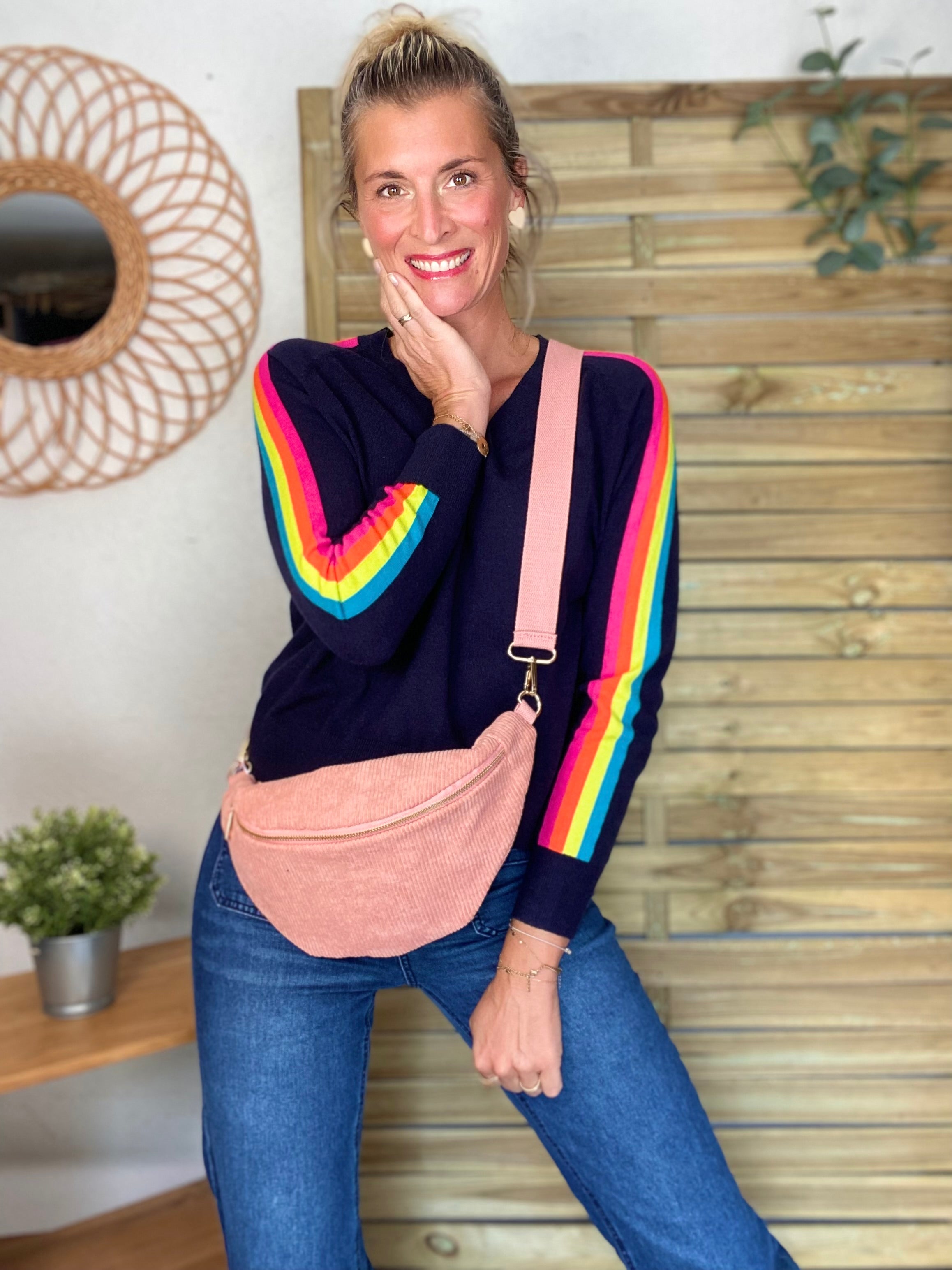 Pull fin avec bandes colorées, col V - RAINBOW 🌈 Bleu marine