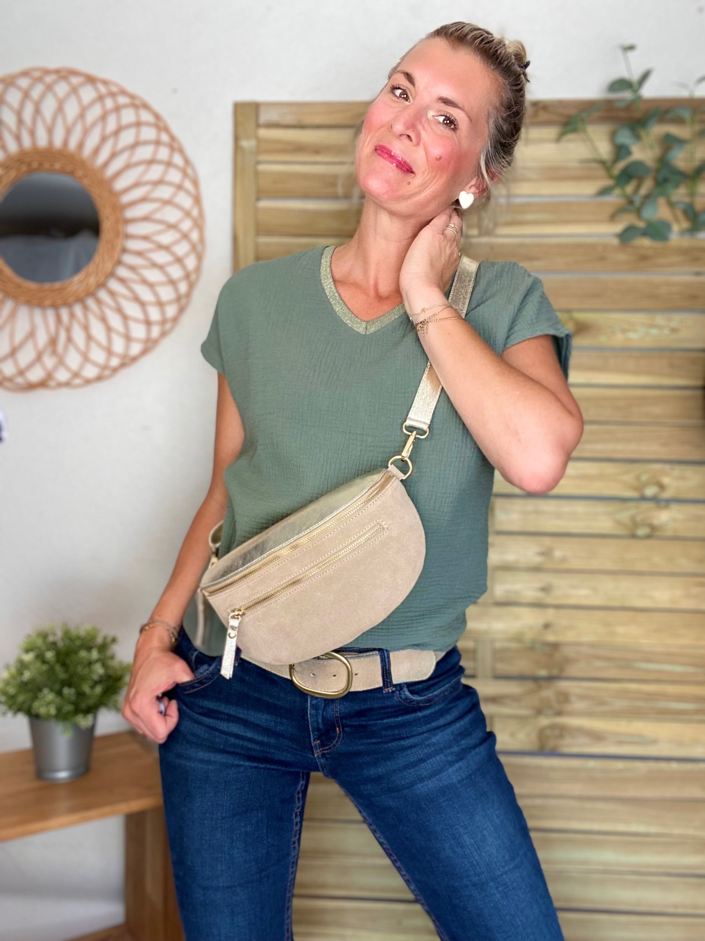 Sac banane en croûte de cuir et irisé + poche avant ALISON - Beige / Doré