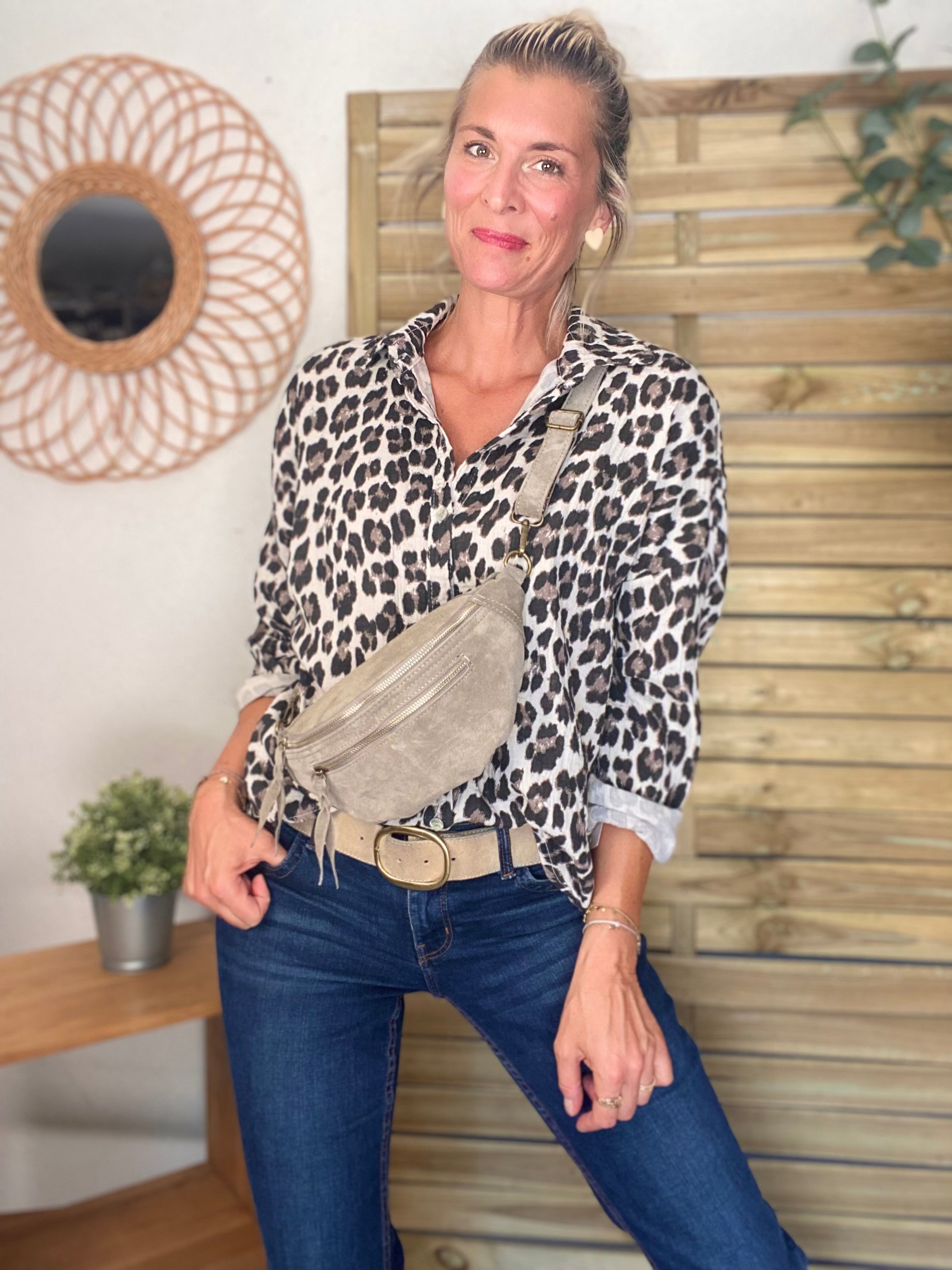 Sac banane double poche en cuir daim - OPALINE - Taupe avec sangle bi-matière