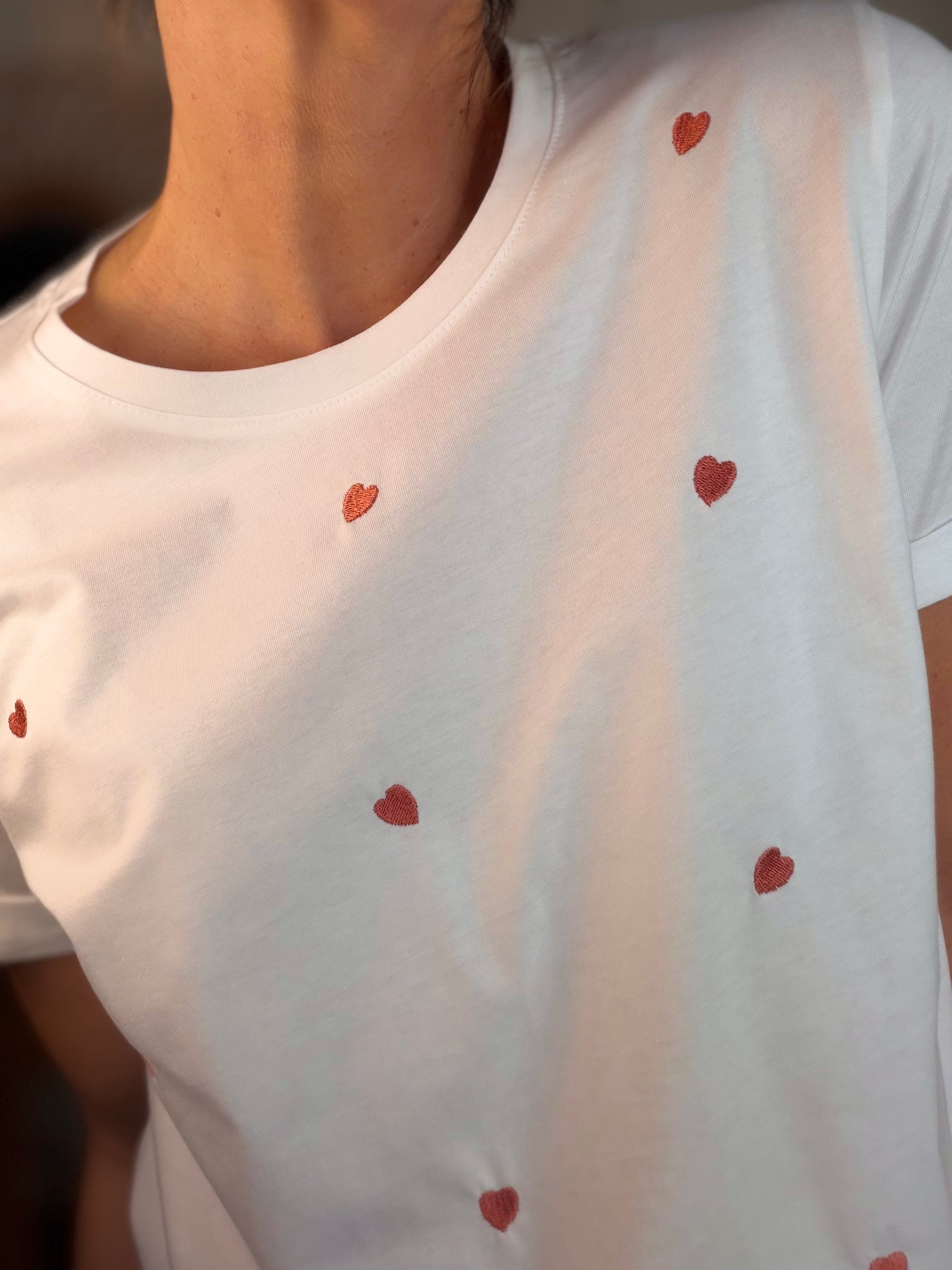 *** IMPERFECTION - Tee shirt cœurs brodés cuivre rosé 🩷 TESSA (Taille L)