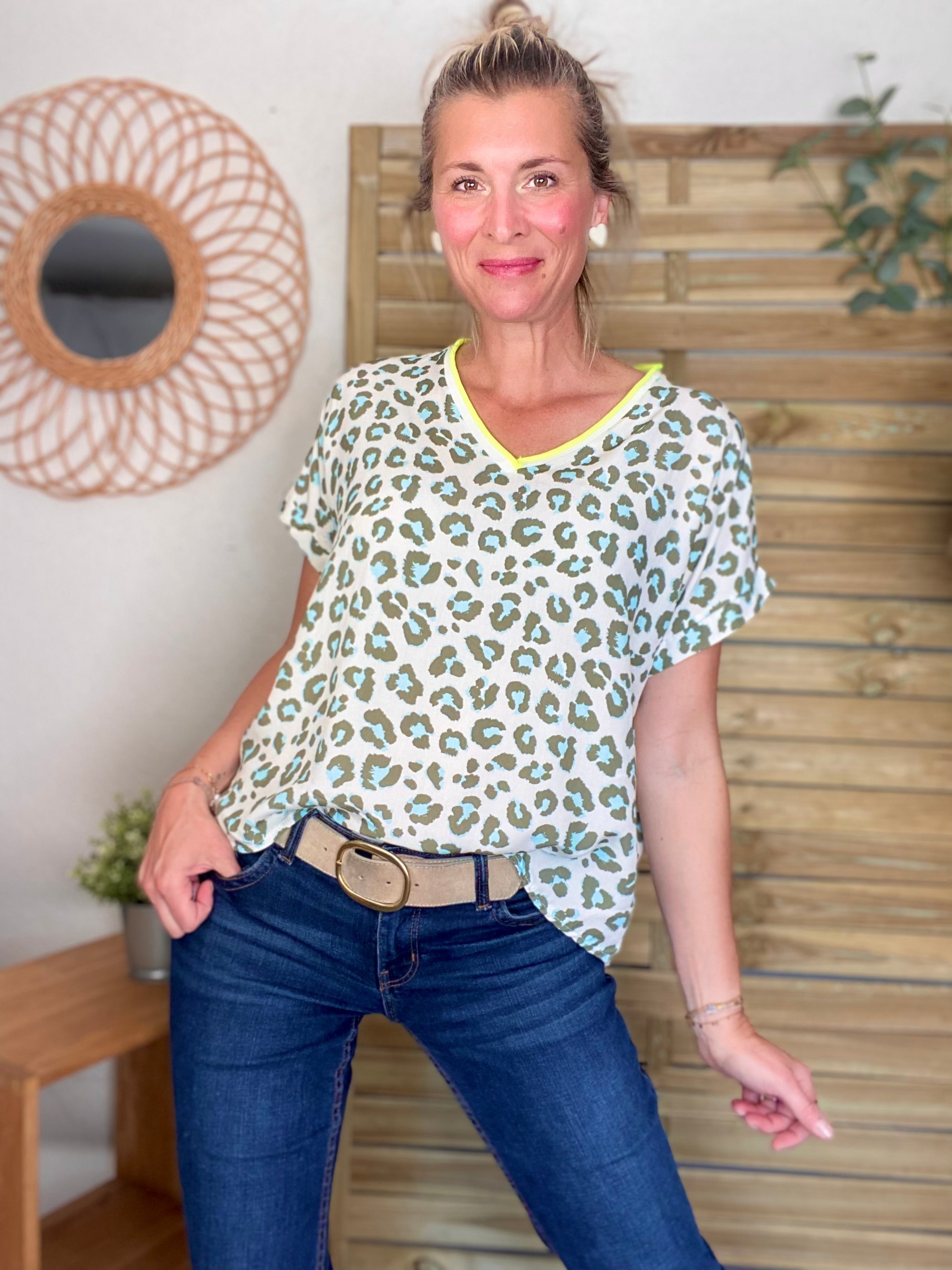 Top imprimé Léo col V avec lurex MISHA - Kaki