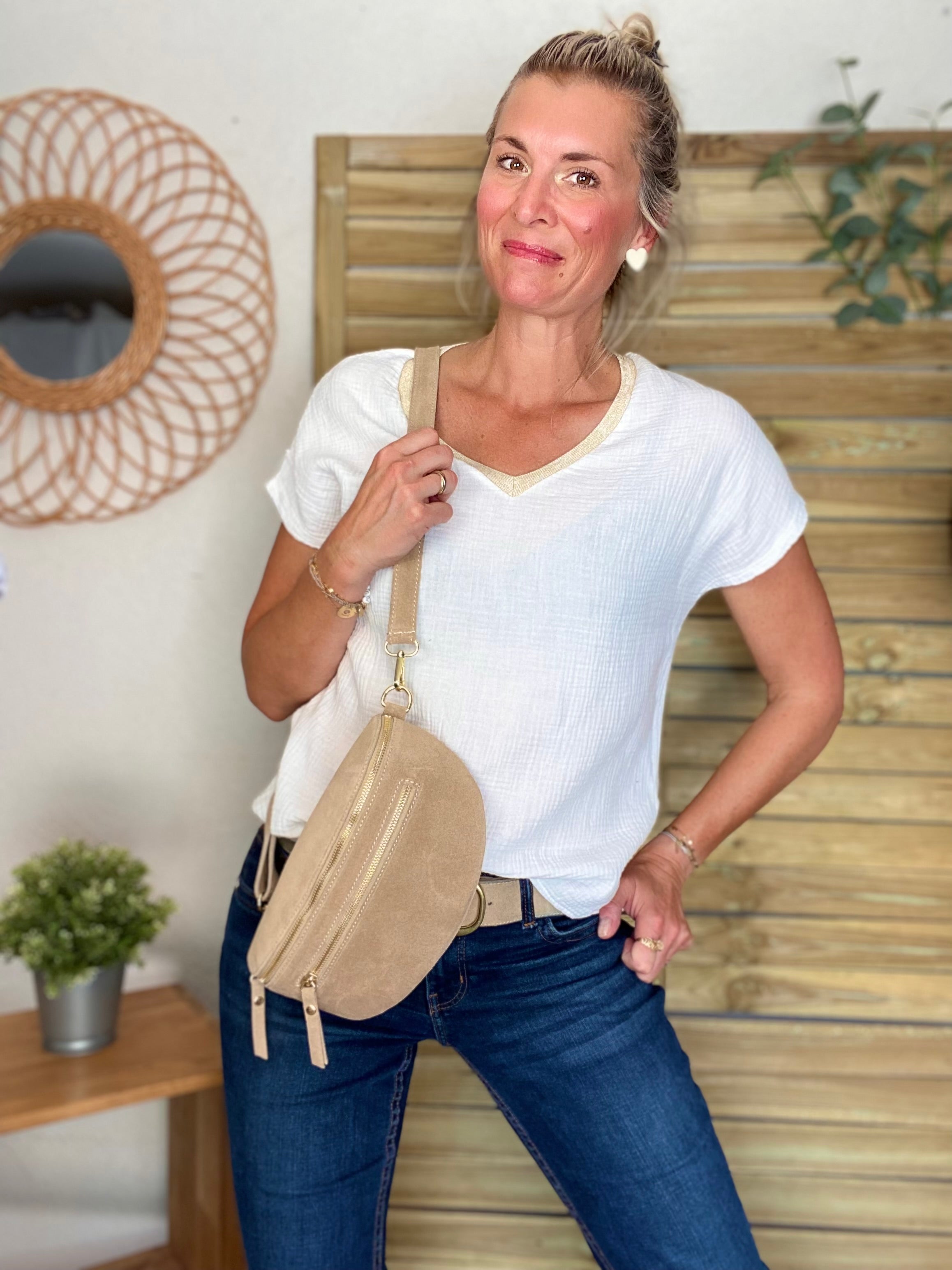 Sac banane en croûte de cuir + poche avant ALISON - Beige
