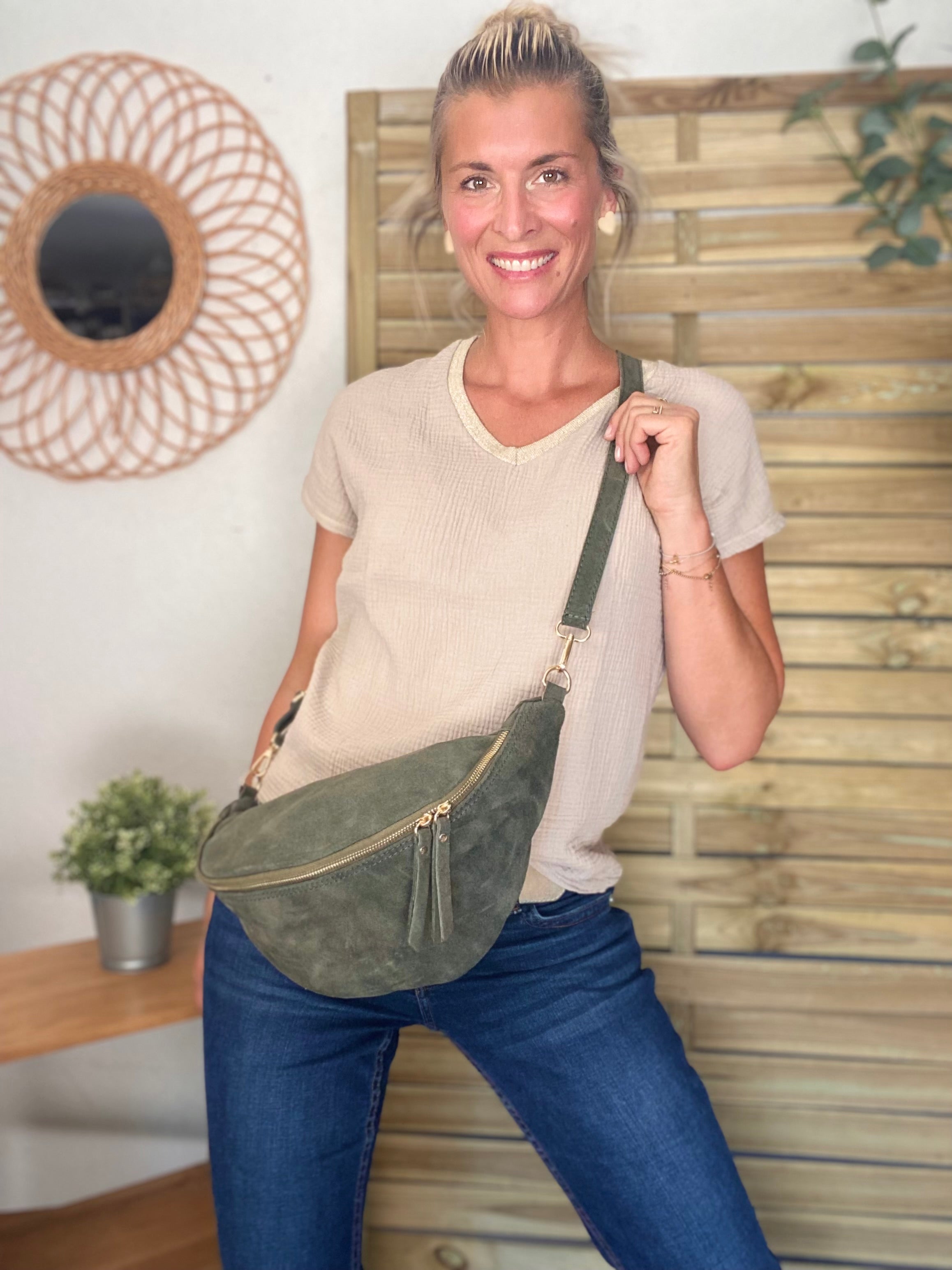 Sac banane XL en croite de cuir - JANE - Kaki