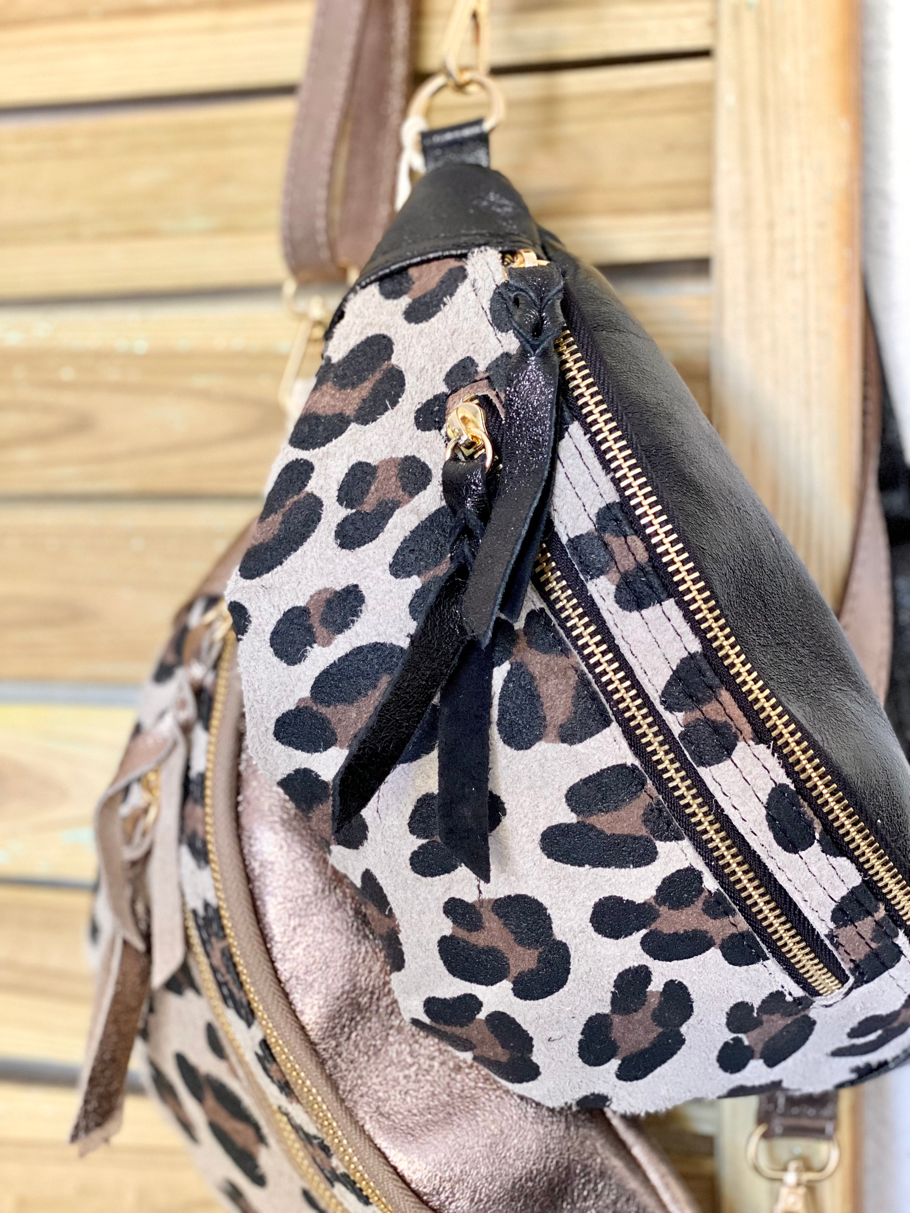 Sac banane en cuir irisé et velours léo - OPRAH - Léo Noir (avec poche avant)
