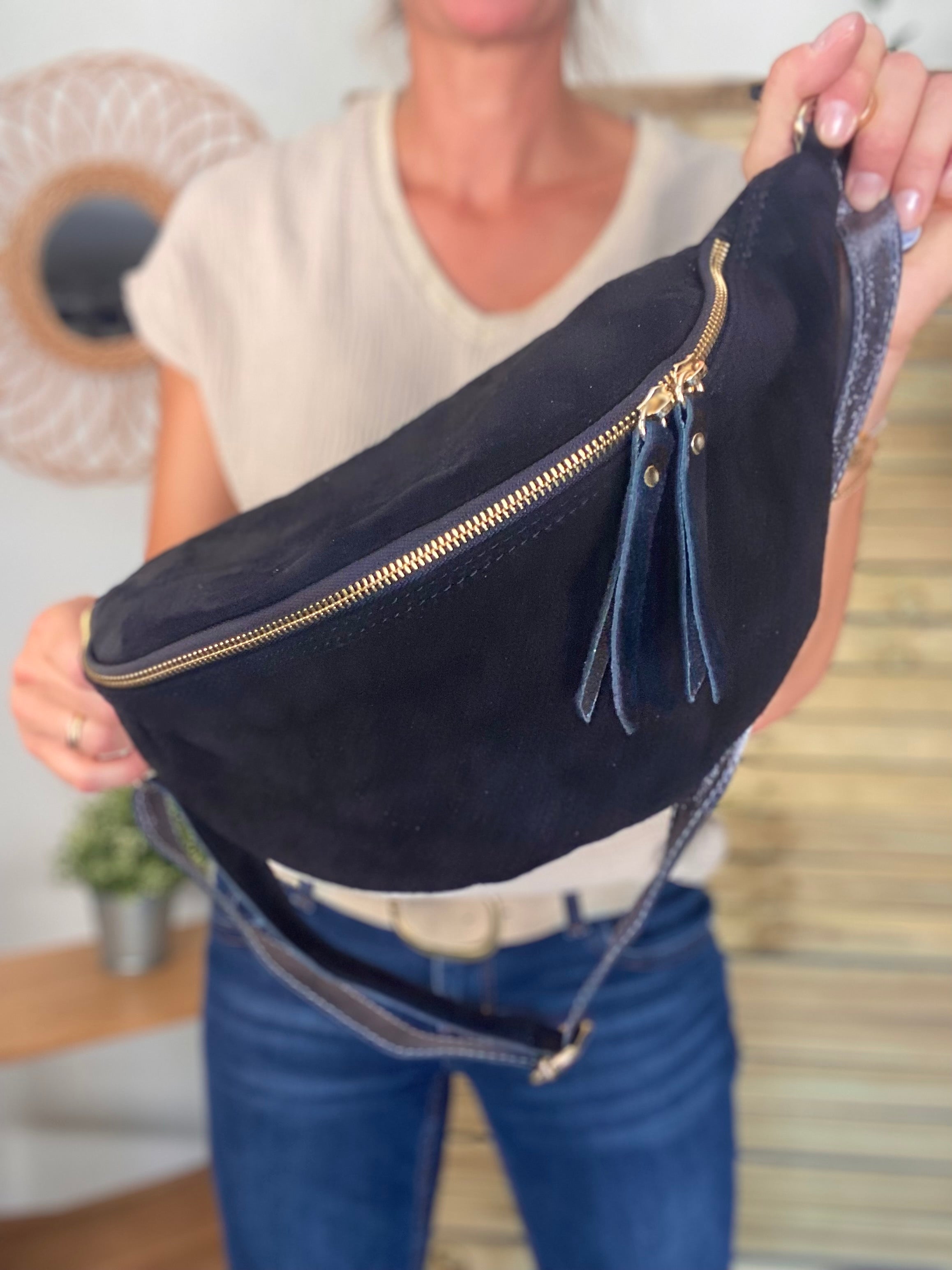 Sac banane XL en croite de cuir - JANE - Noir