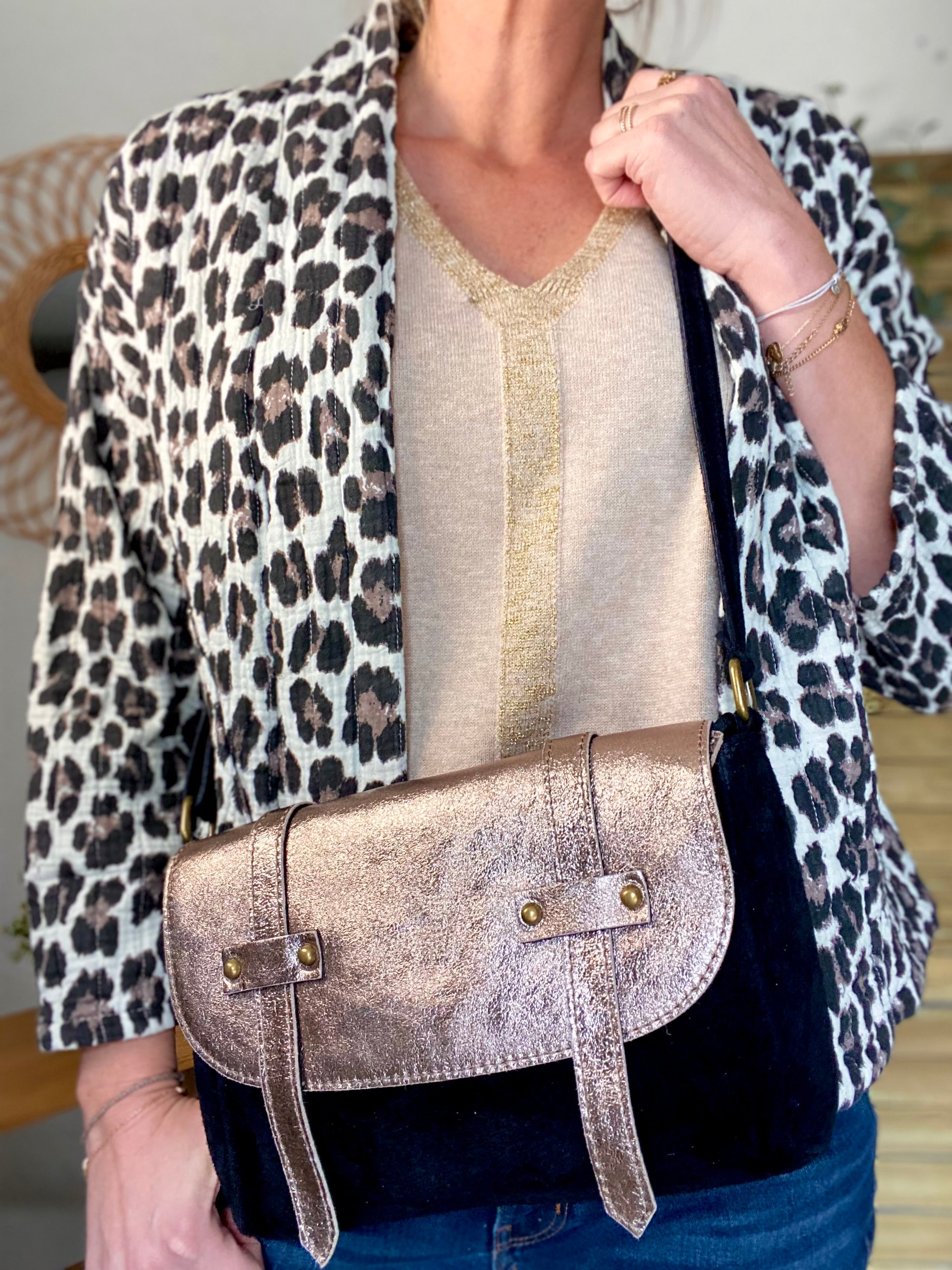 Sac bandoulière en cuir daim et irisé ESMÉE - Noir Bronze