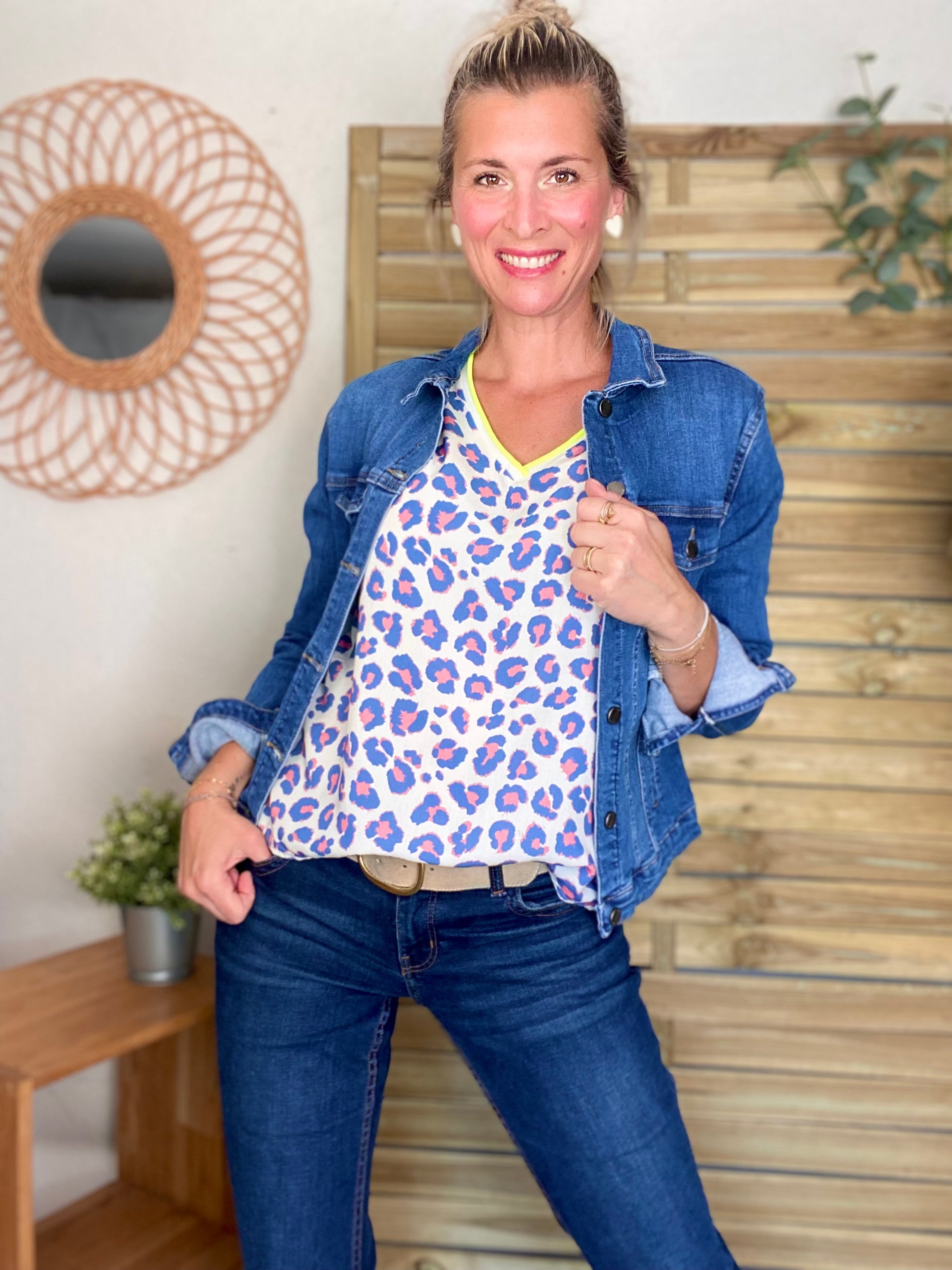 Top imprimé Léo col V avec lurex MISHA - Bleu jean