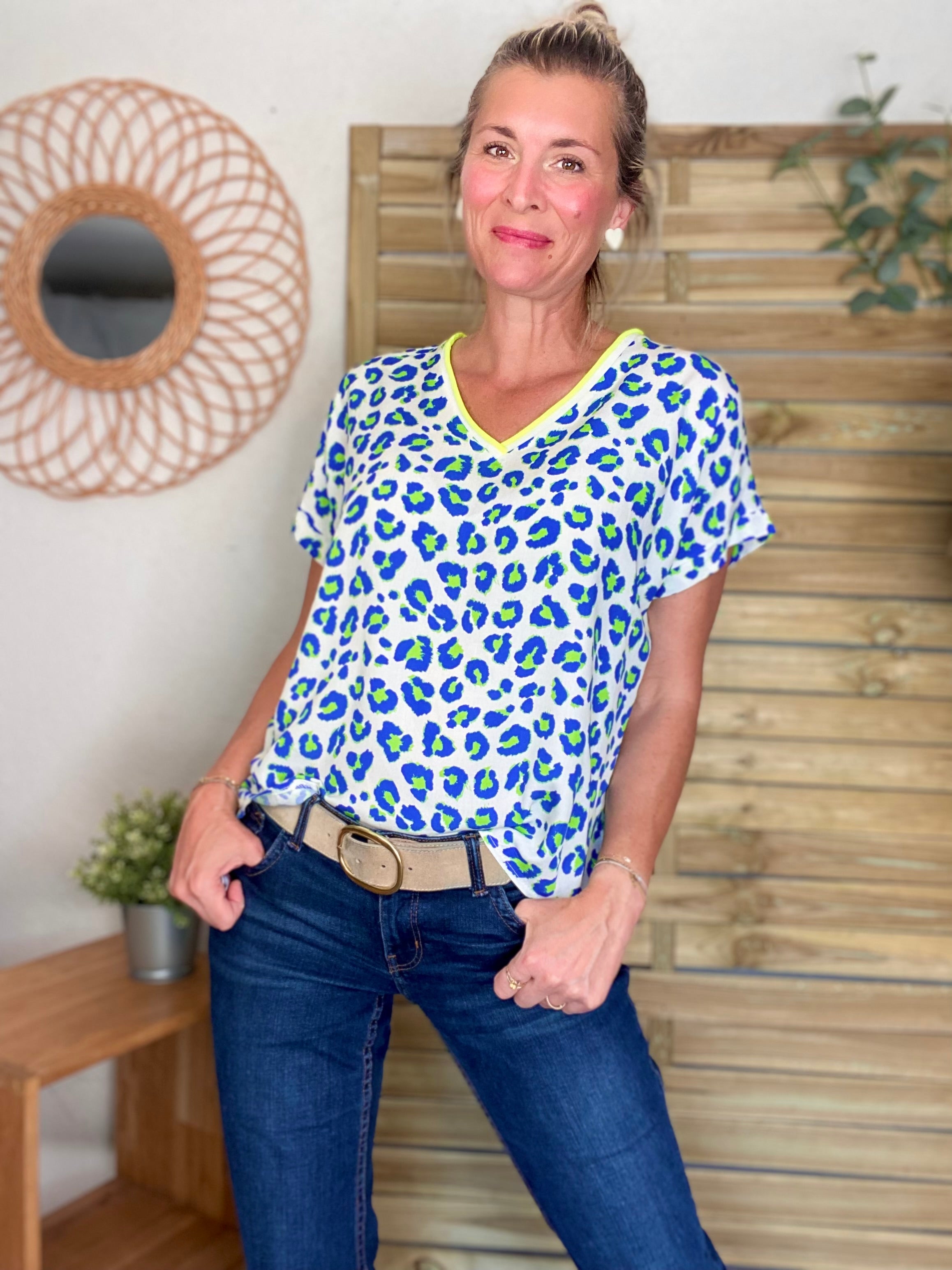 Top imprimé Léo col V avec lurex MISHA - Bleu roi