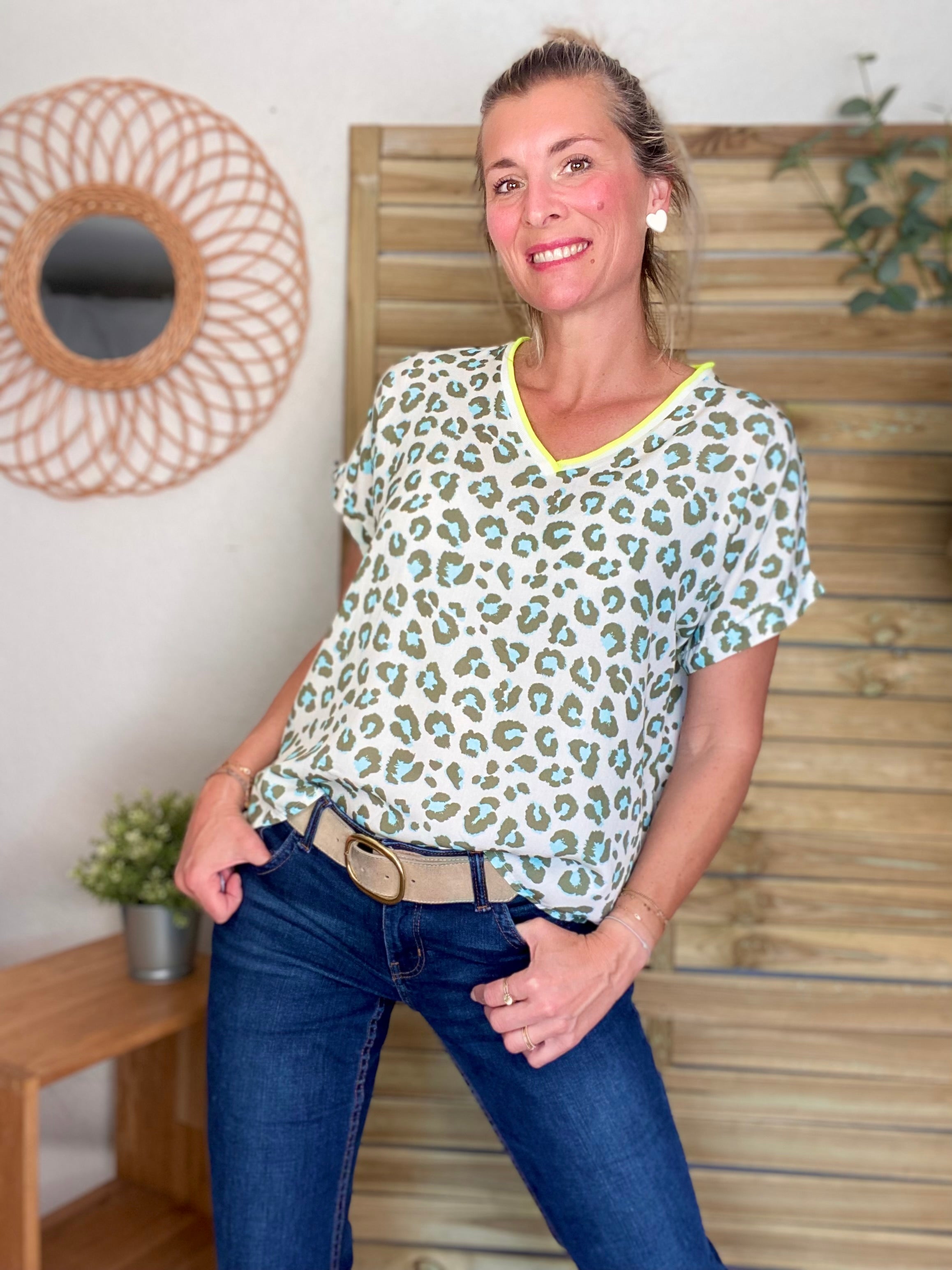 Top imprimé Léo col V avec lurex MISHA - Kaki