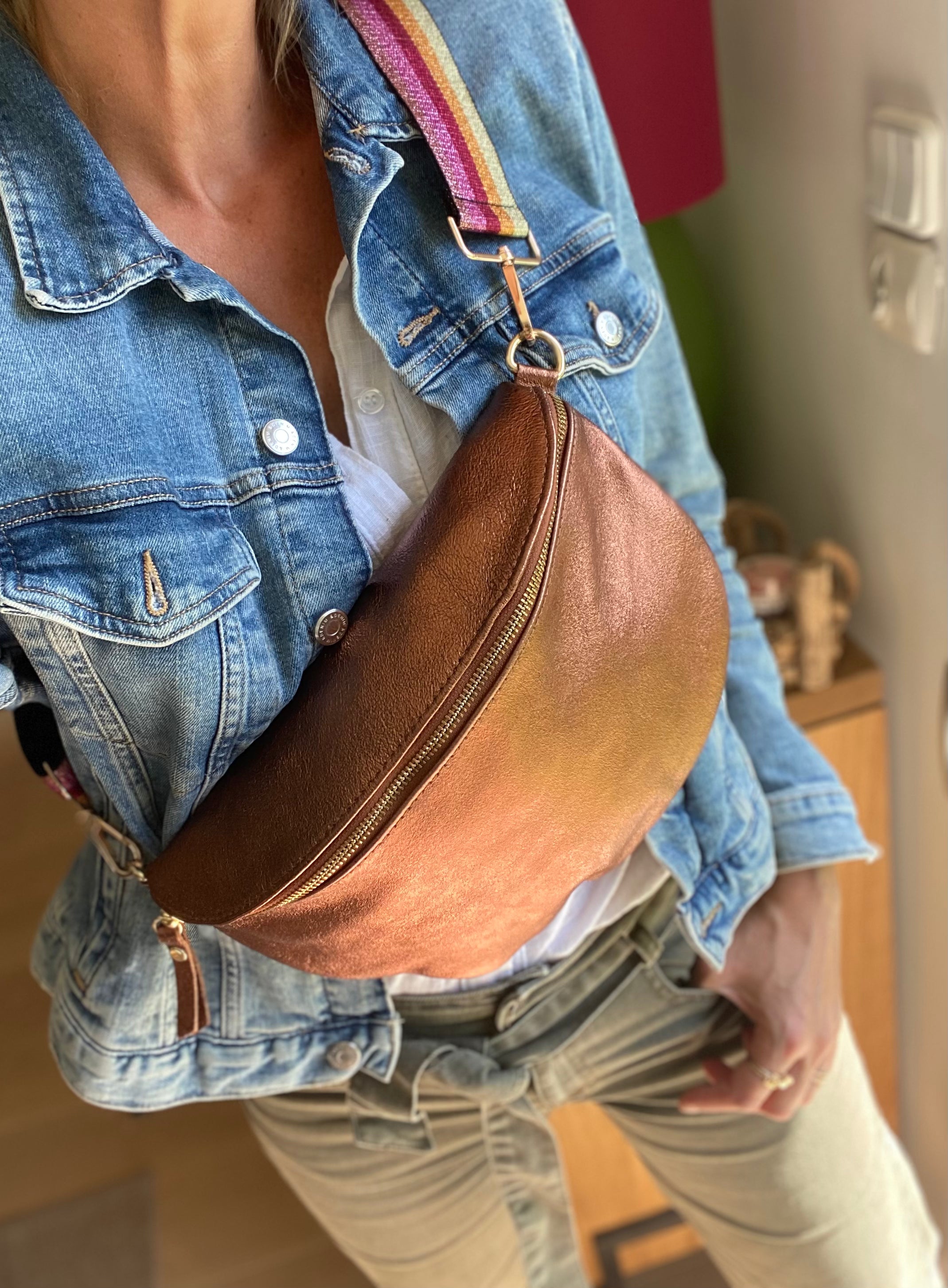 Sac banane XL en cuir irisé 30cm - JANIS - Camel