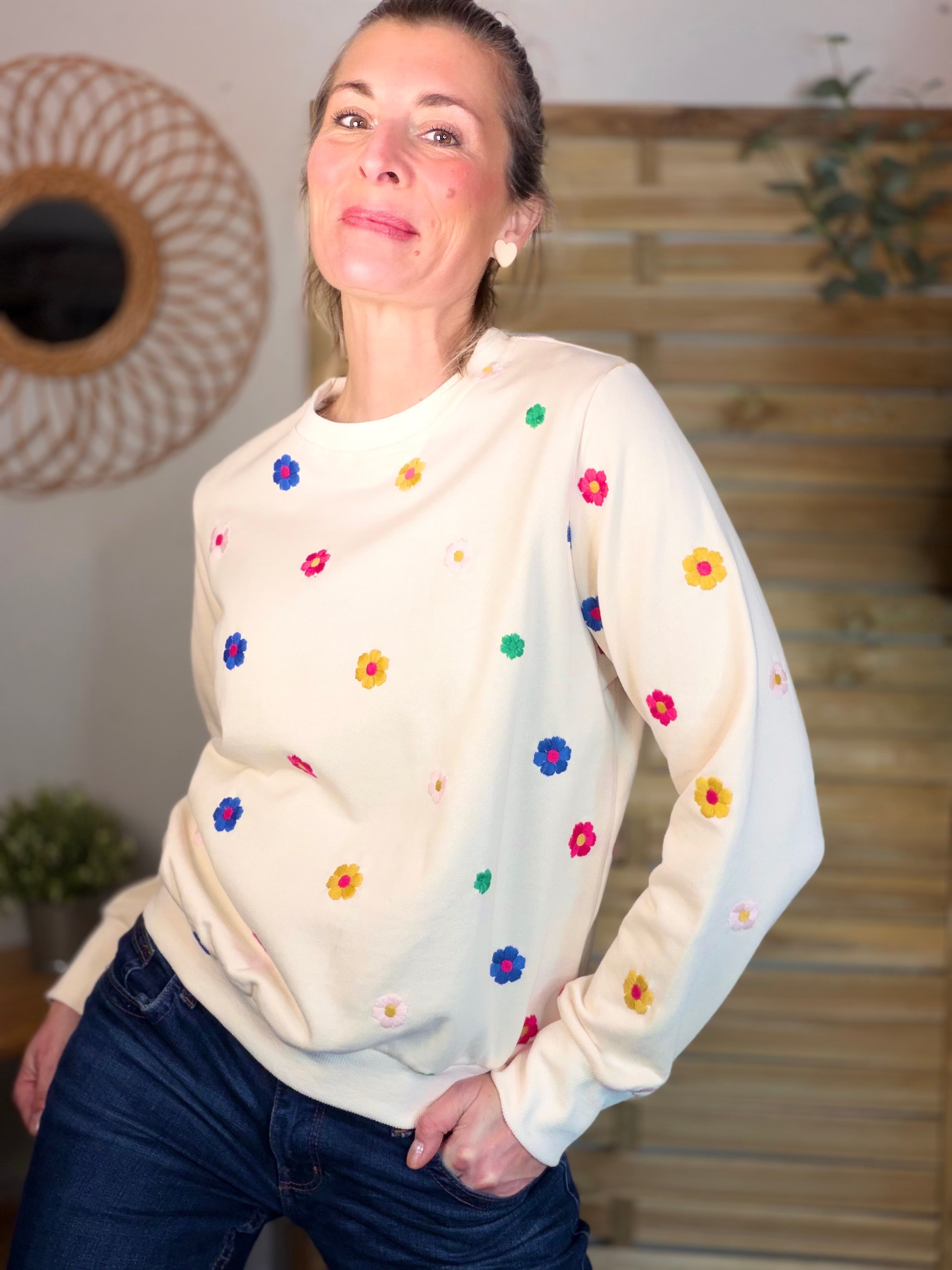 Sweat Beige fleurs multico brodés 🌸 ELISA
