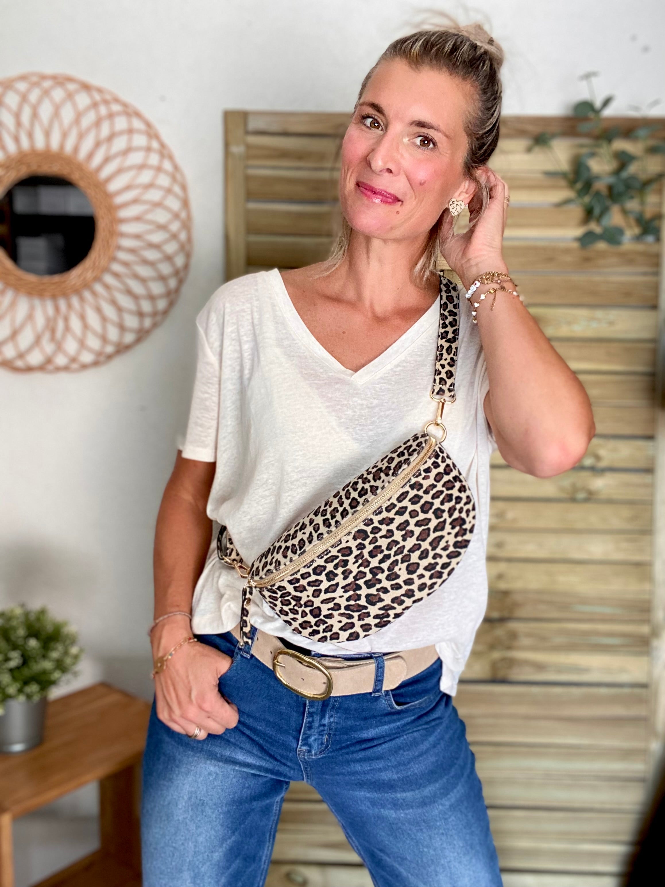 Sac banane en croûte de cuir JOYCE - Léo beige