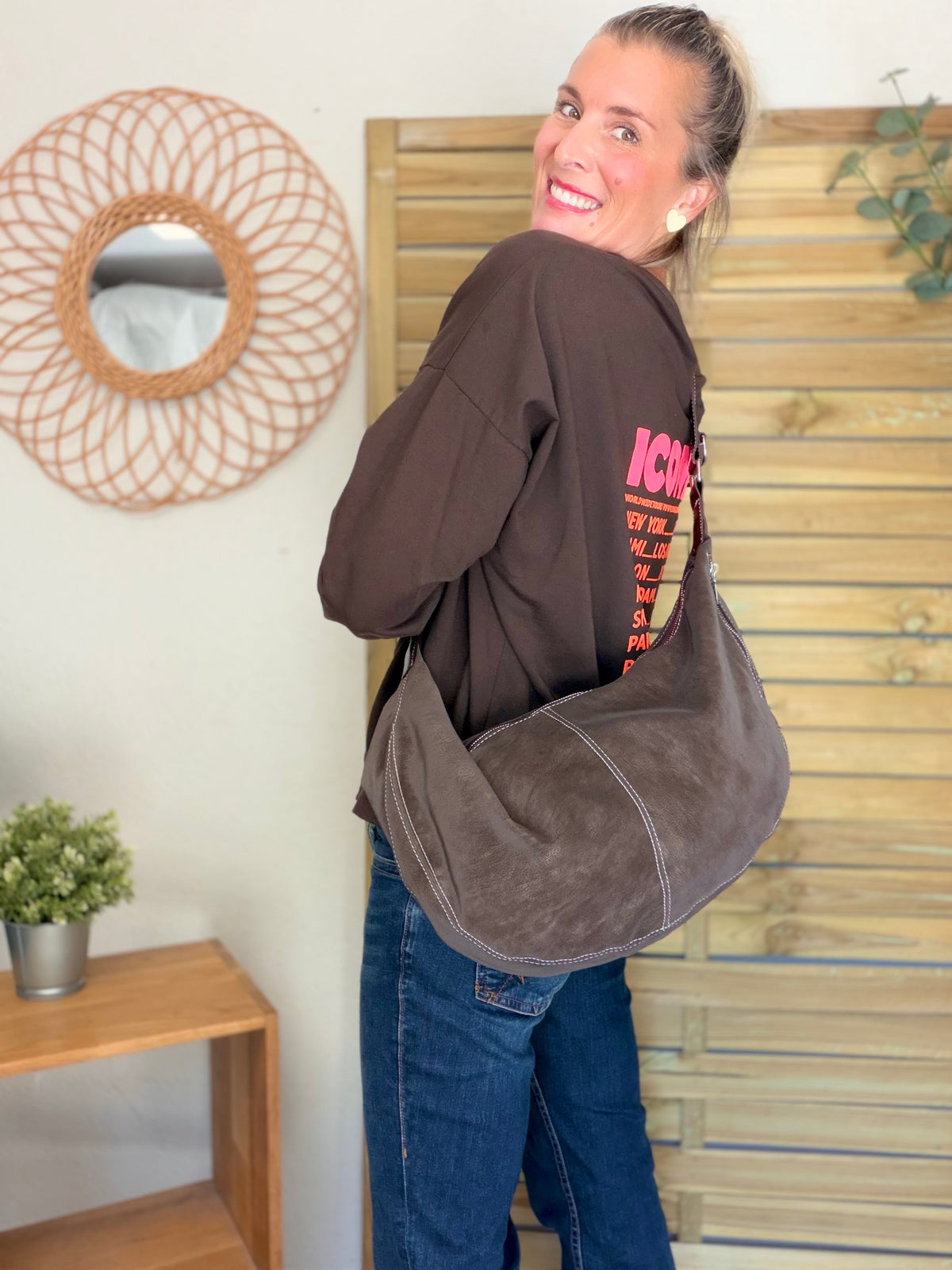 Sac besace XXL en simili cuir brossé - HAROLD Chocolat