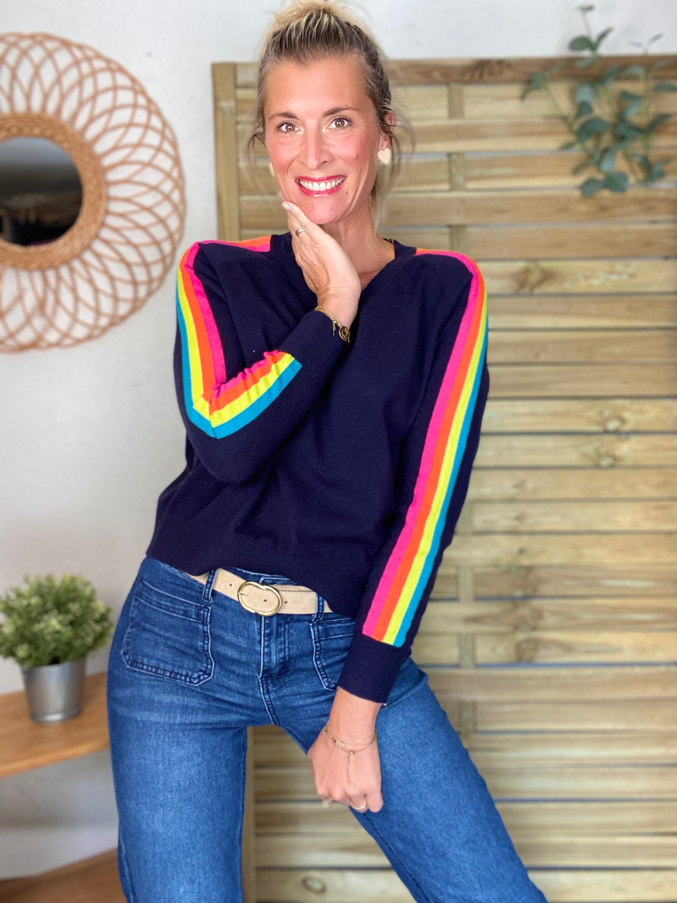 Pull fin avec bandes colorées, col V - RAINBOW 🌈 Bleu marine