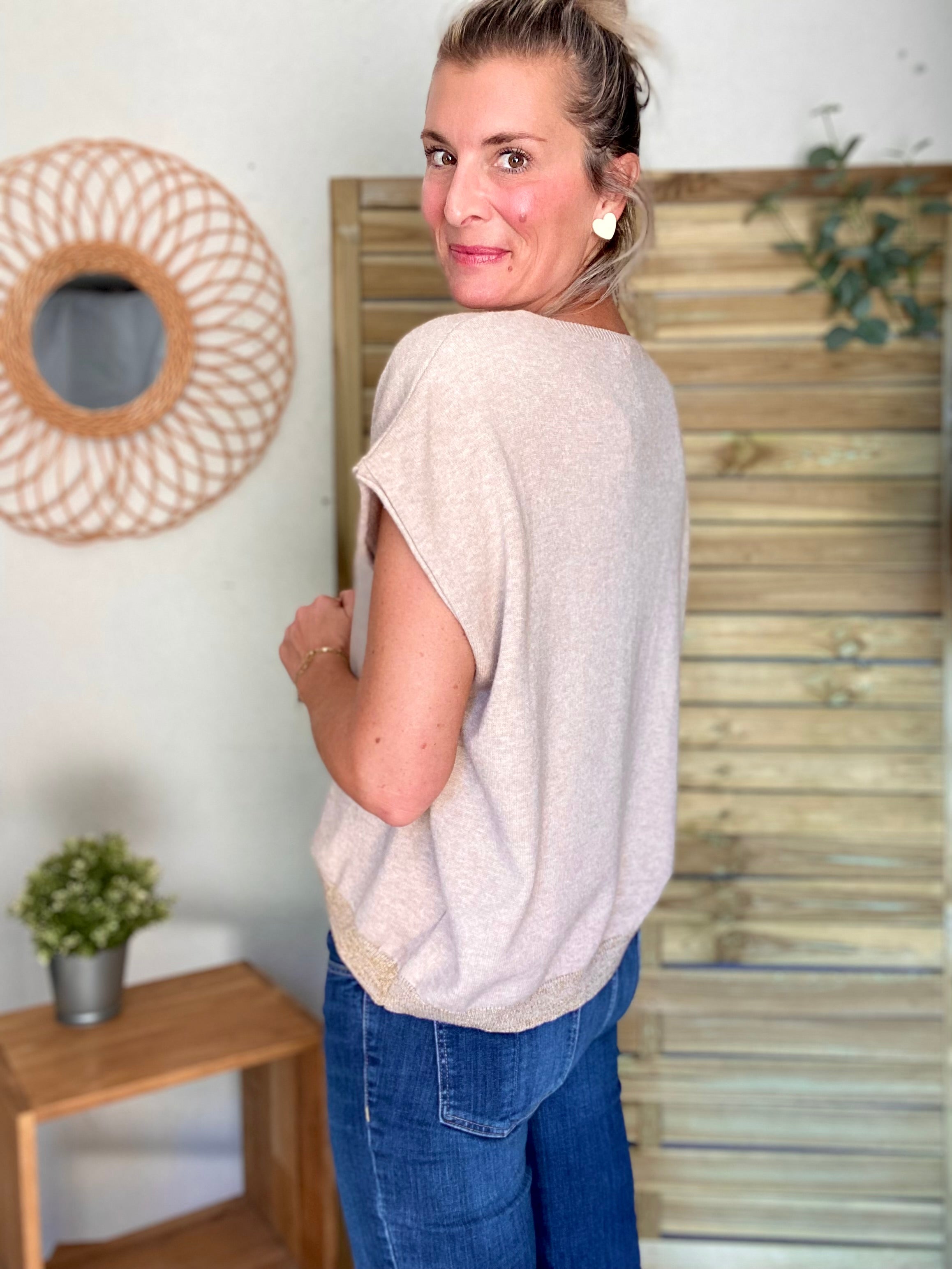 Pull fin avec lurex doré, col V - GISÈLE - Beige