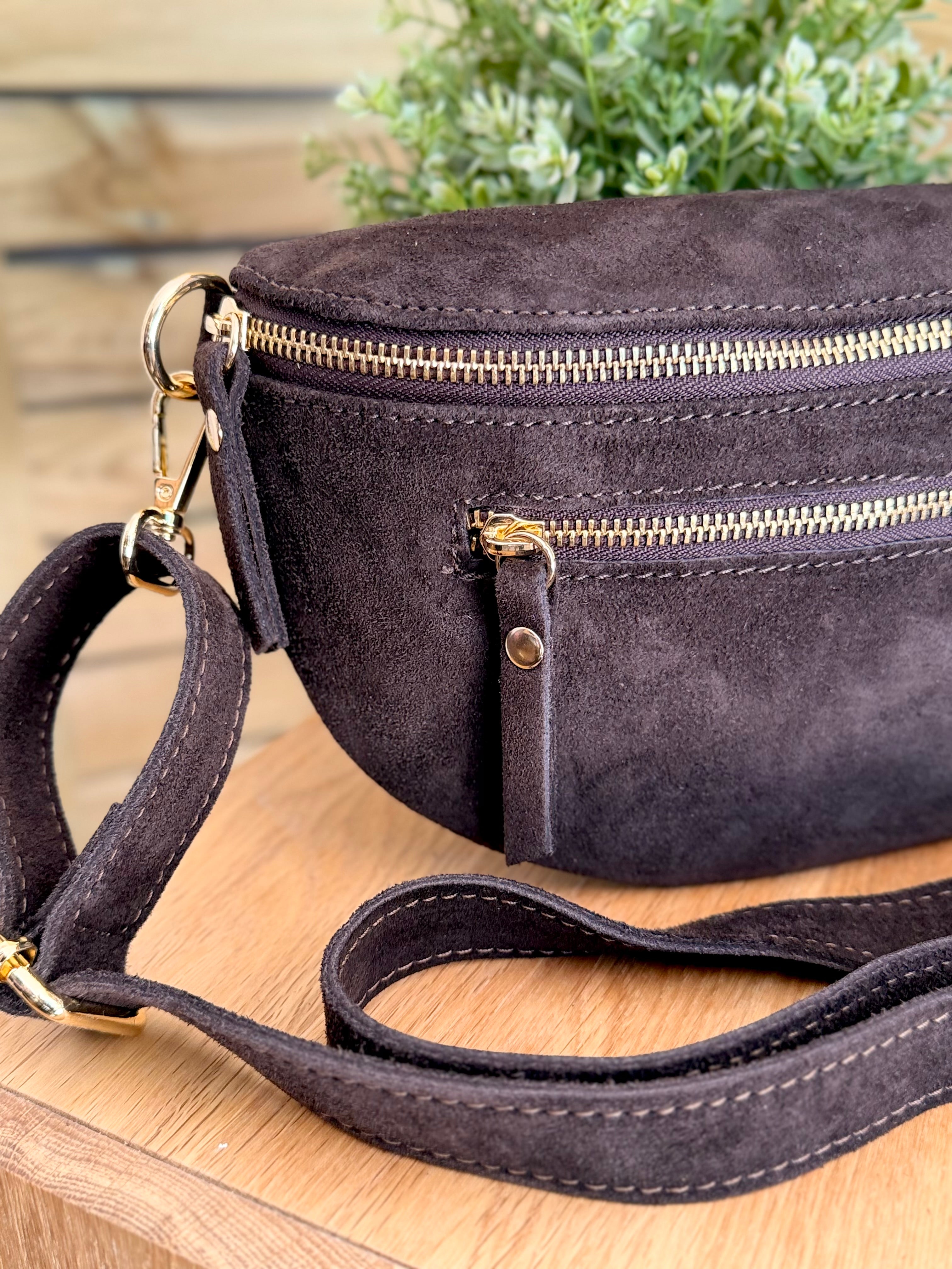 Sac banane en croûte de cuir + poche avant ALISON - Chocolat