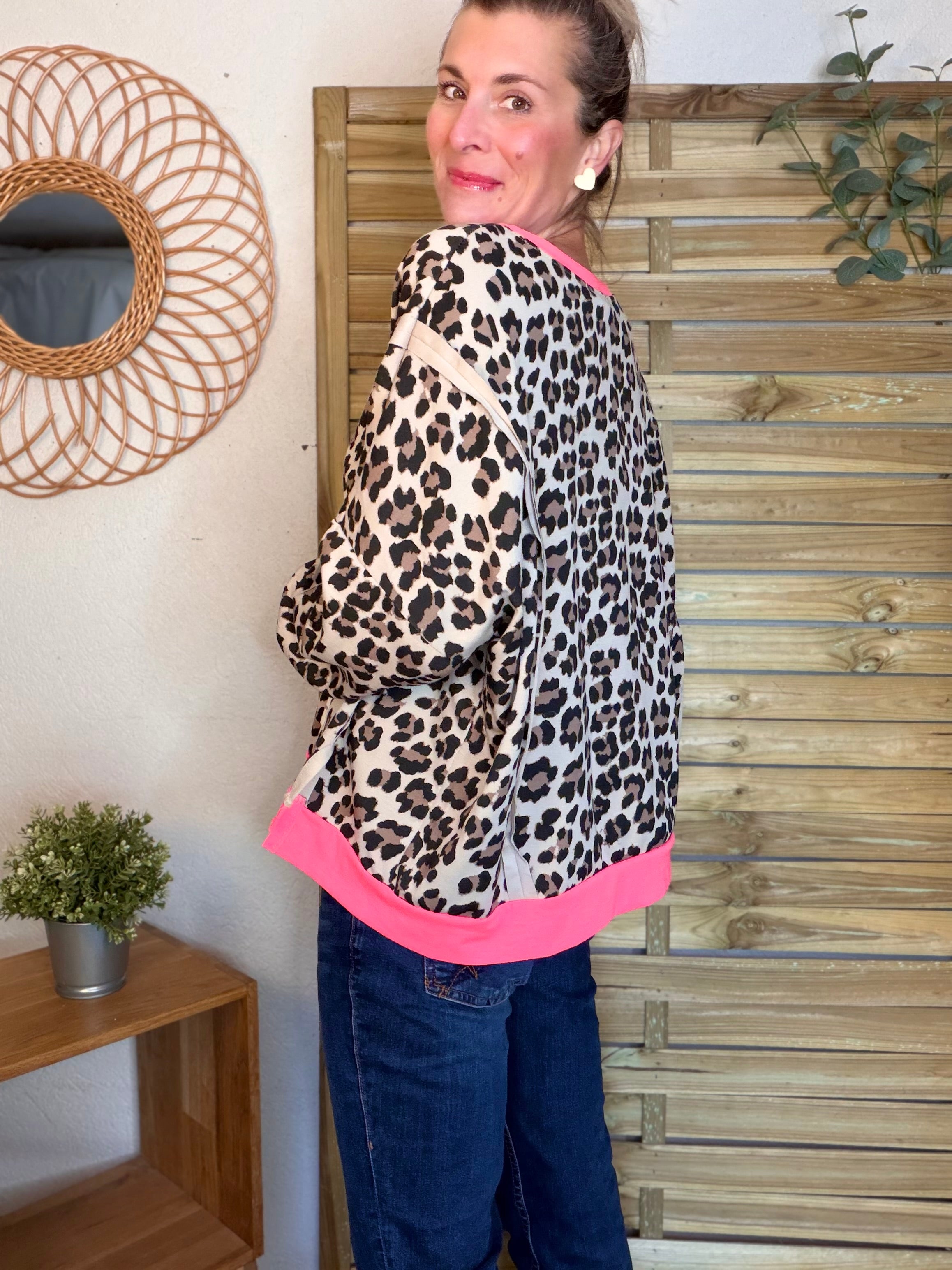 Sweat léger imprimé Léo rose fluo 🐆 ANOUK