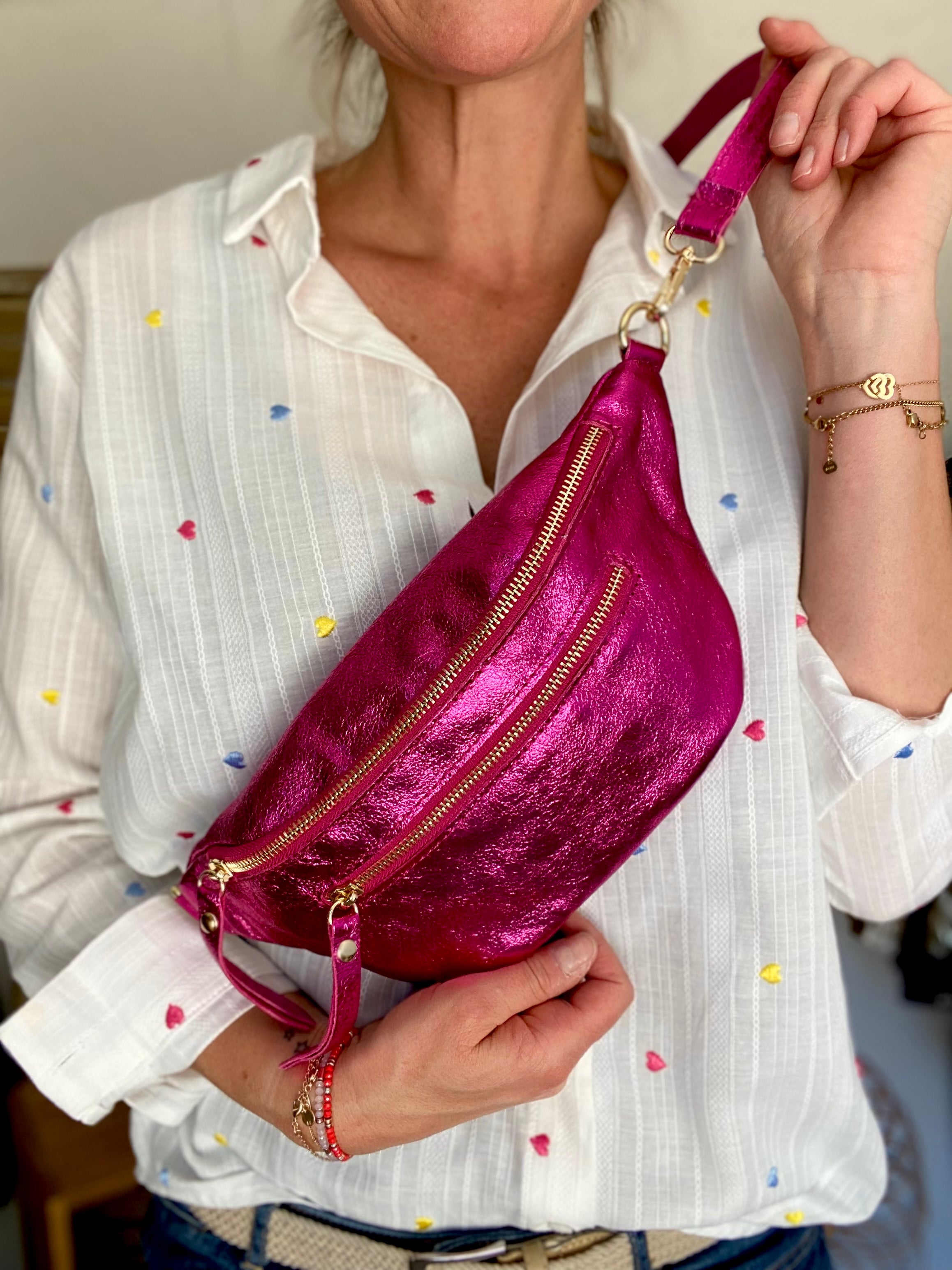 Sac banane en cuir irisé ERYN - Fuschia (9 coloris)