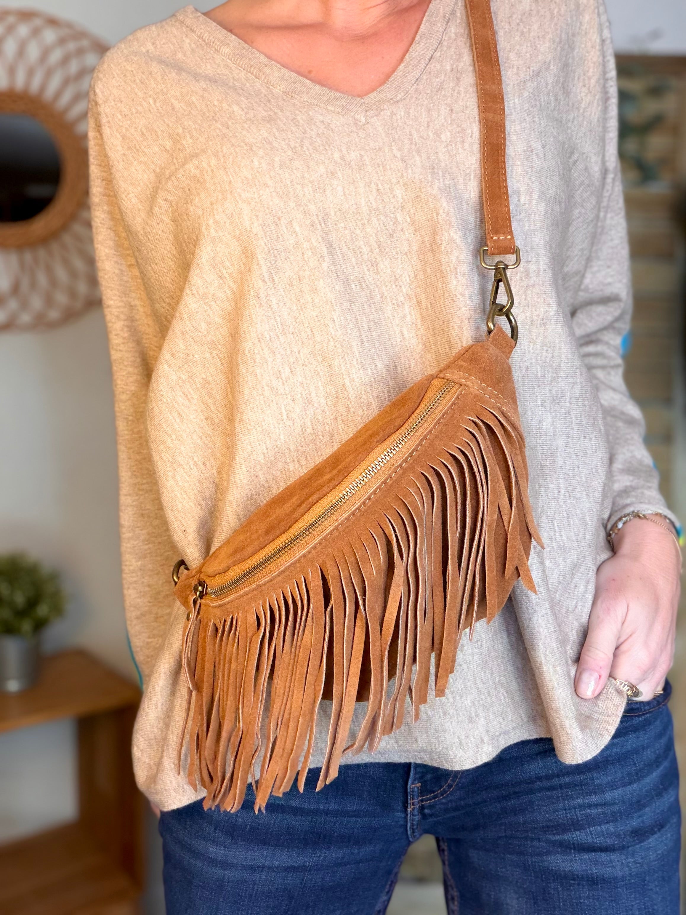 Sac banane avec franges en cuir daim - PIETRA - Camel