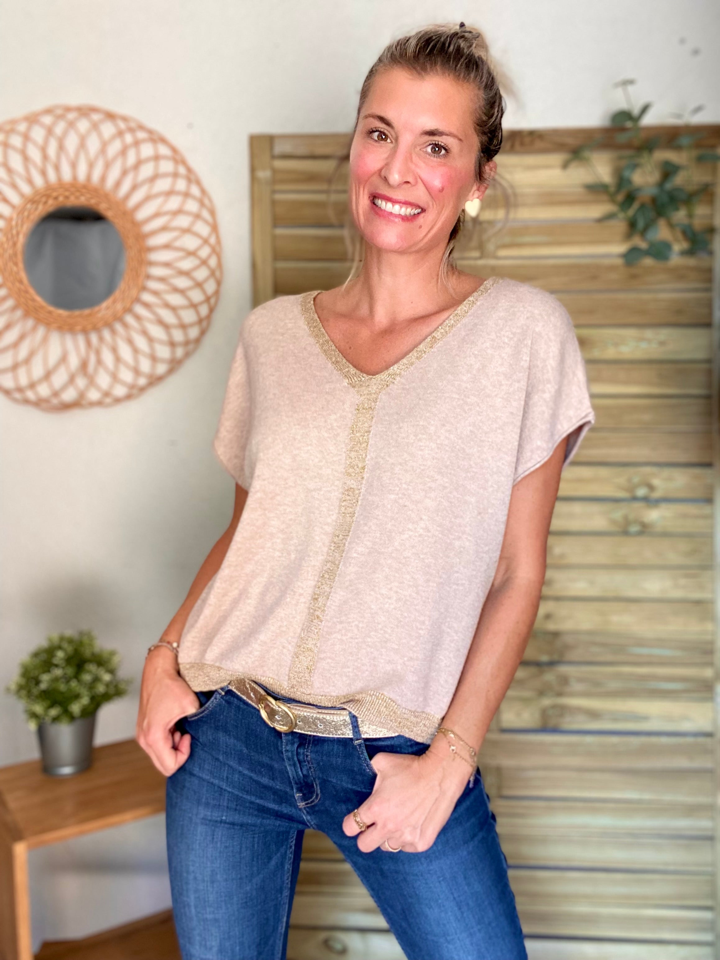 Pull fin avec lurex doré, col V - GISÈLE - Beige