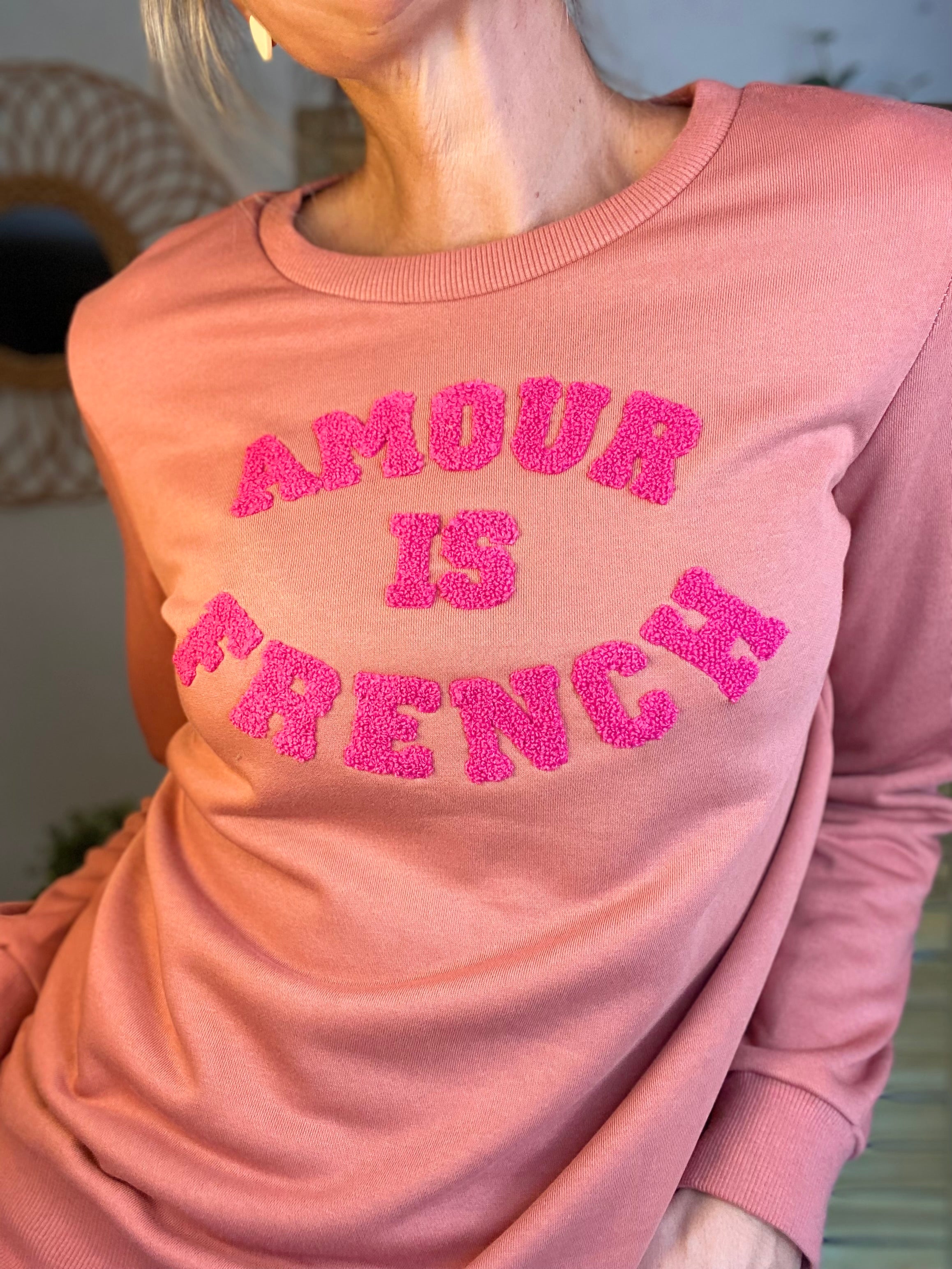 Sweat AMOUR IS FRENCH - OPHELIA - Vieux rose / Fuschia