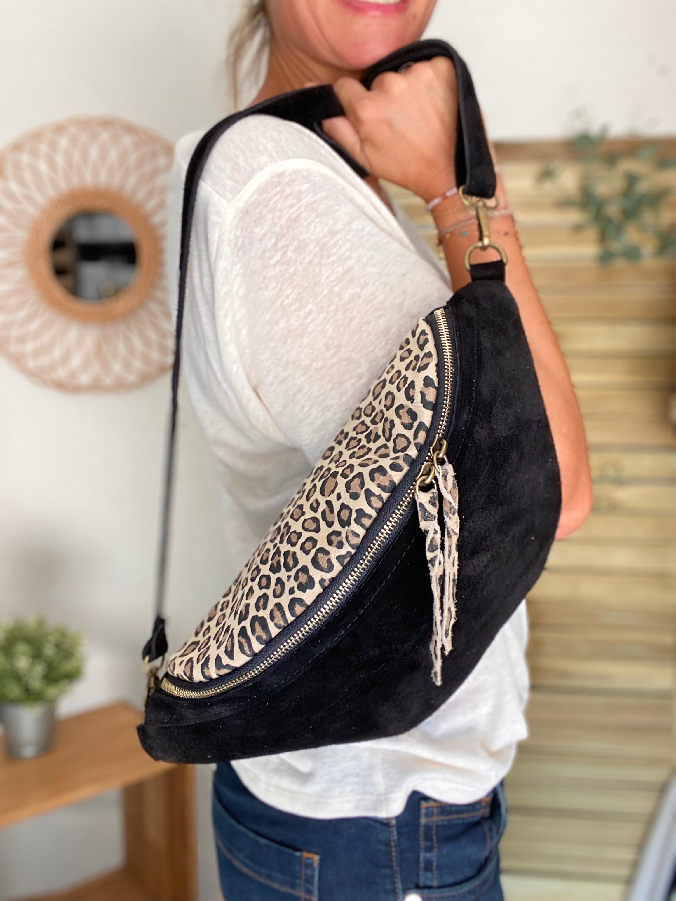 Sac banane XL en croute de cuir / effet daim AVA - Léo Noir