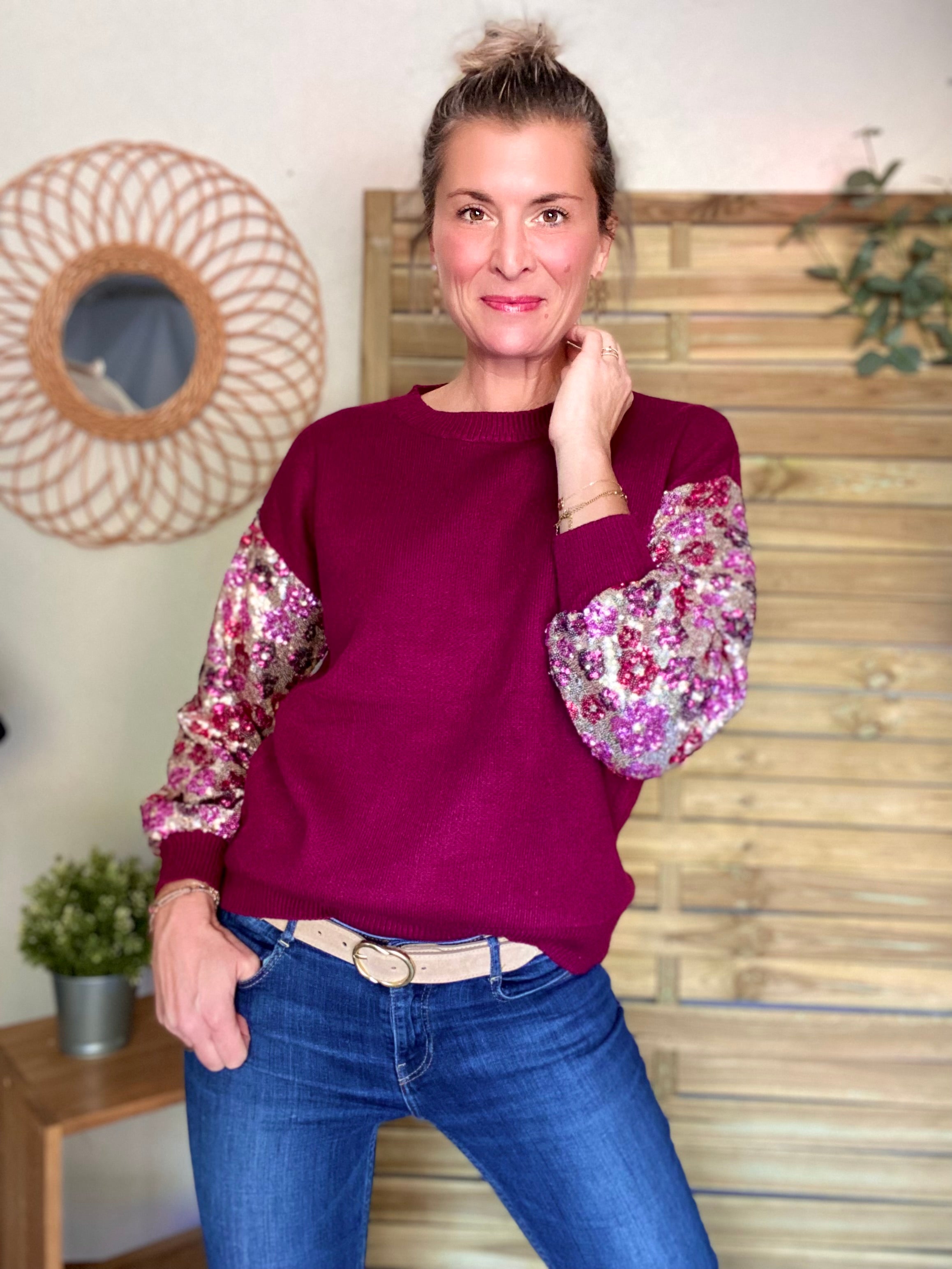 Pull ANDRÉA avec manches à sequins motif fleurs - Bordeaux