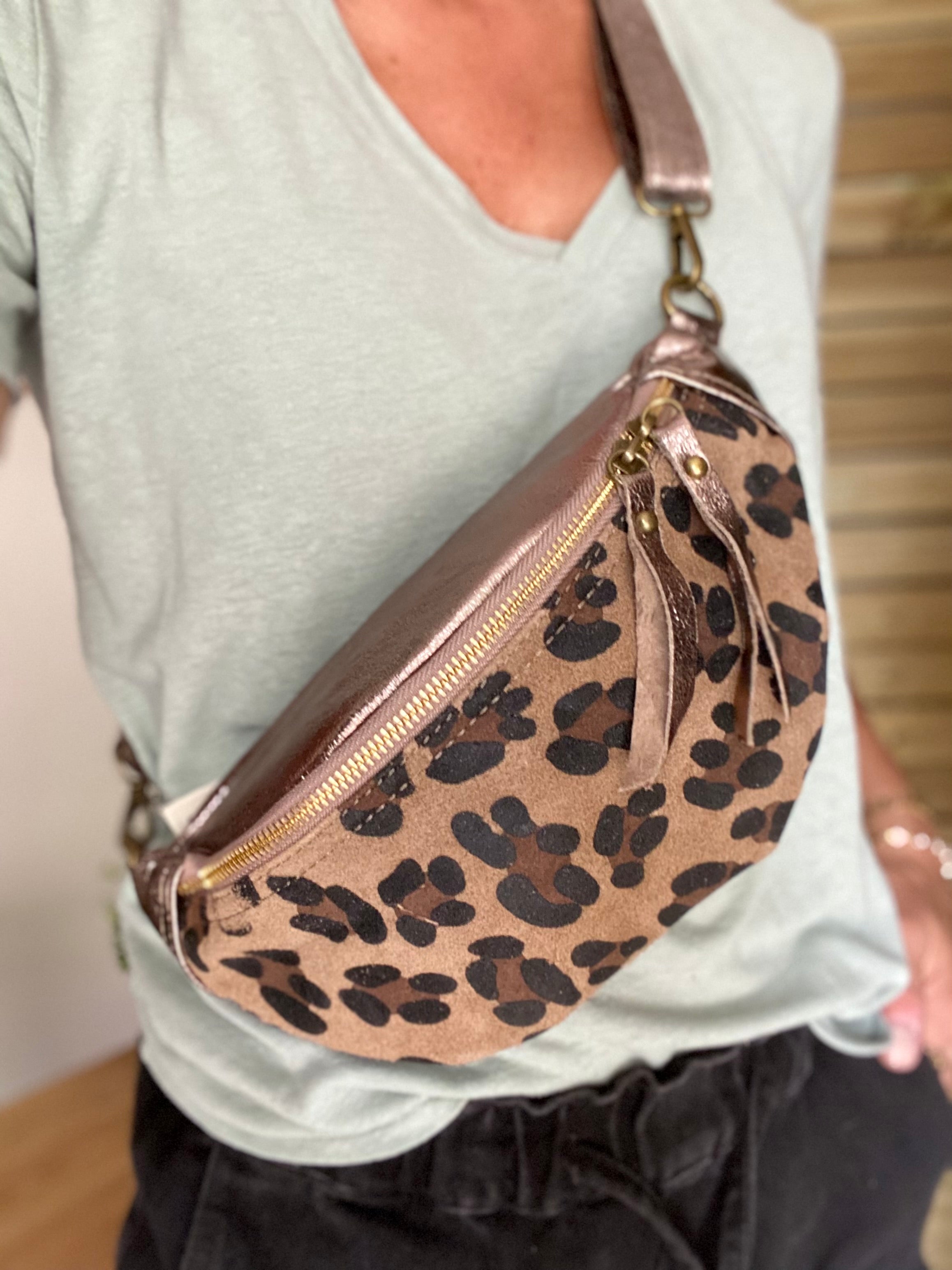 Sac banane en cuir irisé et velours léo - IRISS - Léo Bronze (sans poche avant)