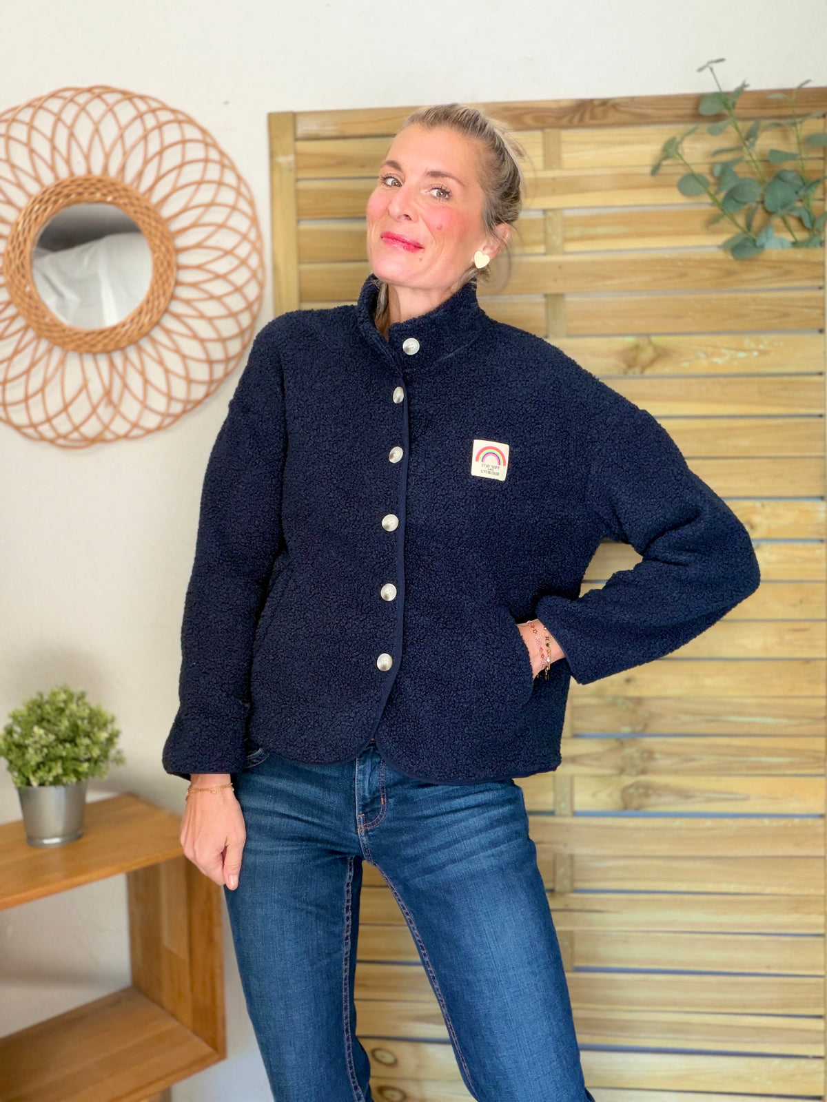 Veste Sherpa boutonnée écusson Arc-en-ciel ÉNORA Bleu marine