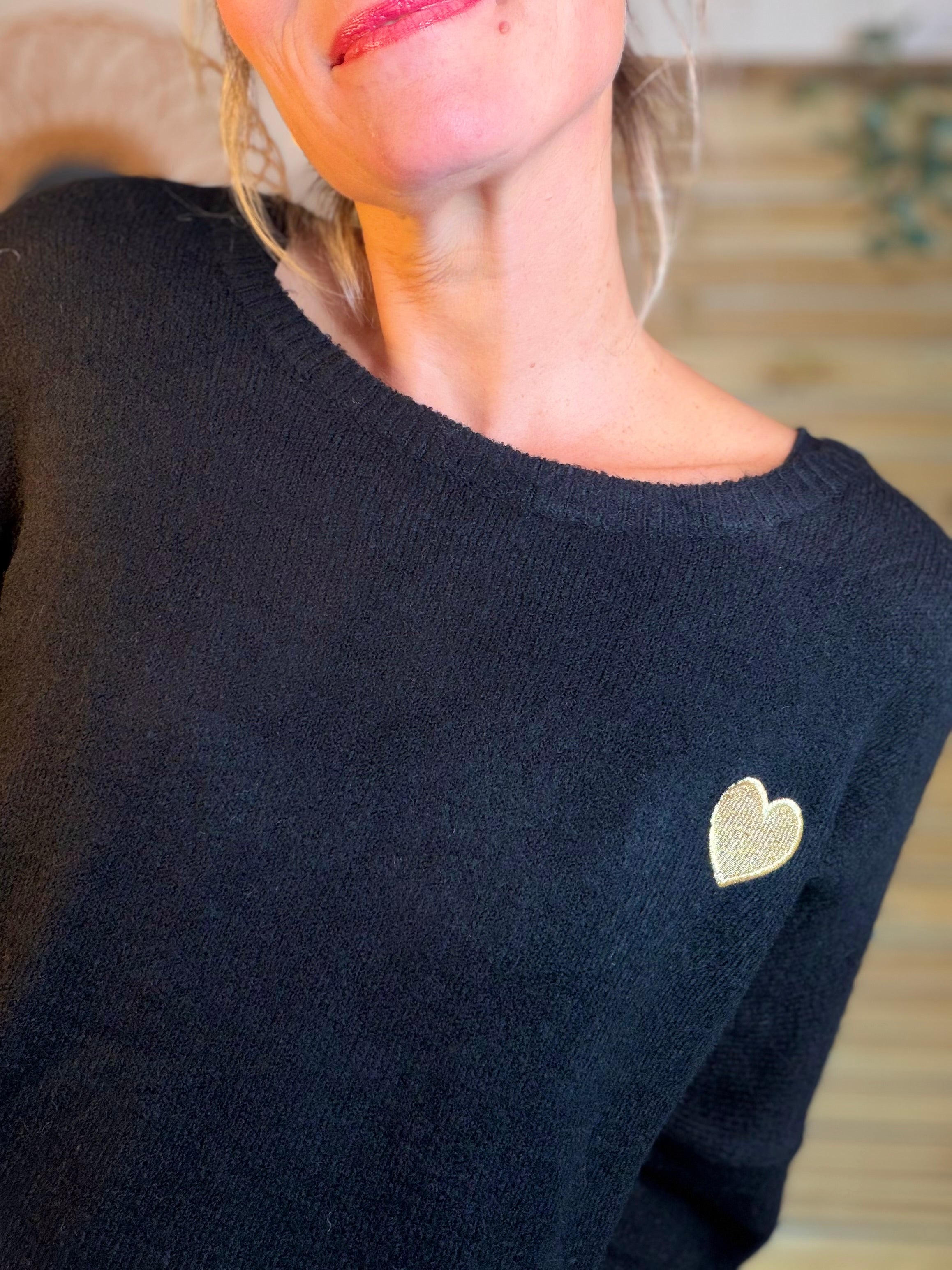 Pull léger en maille cœur doré brodé 💛 MELISSA - Noir