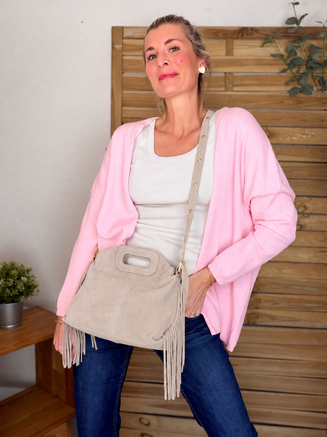 Sac en cuir daim avec franges LOGAN - Gris clair