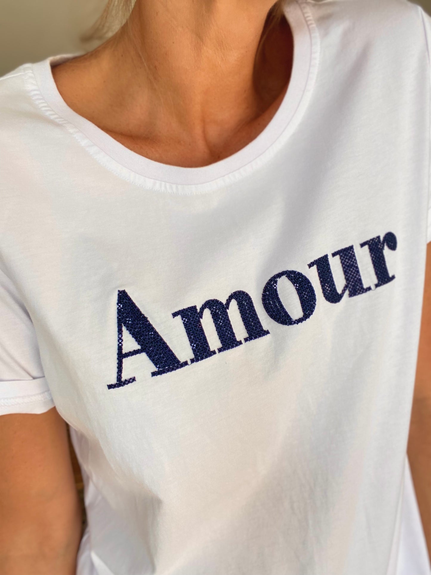 Tee shirt brodé Amour bleu marine CLEM