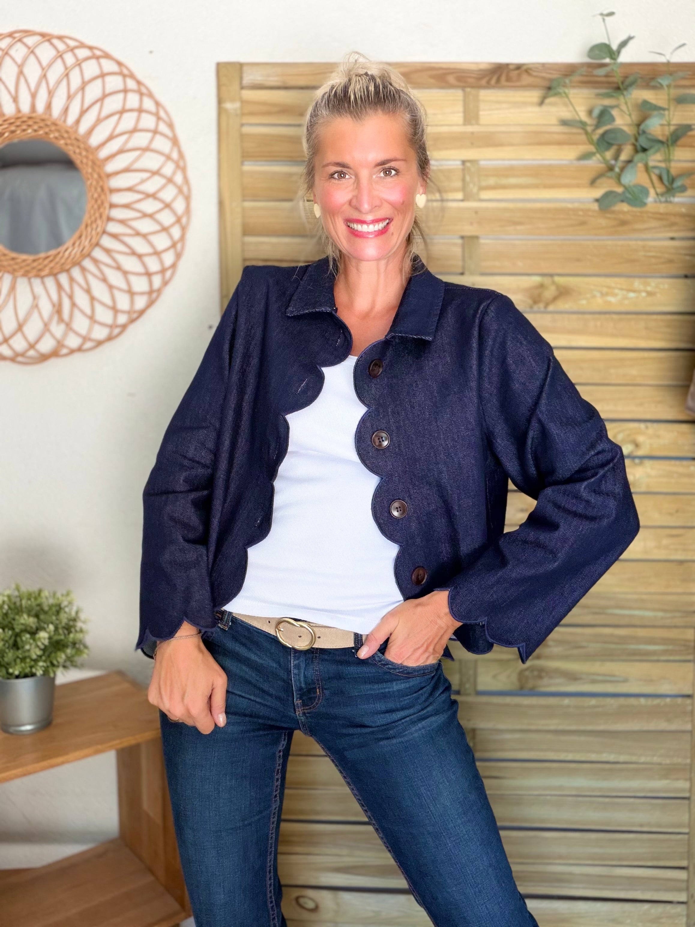 Veste courte à bords festonnés en denim CALISTE - Bleu brut