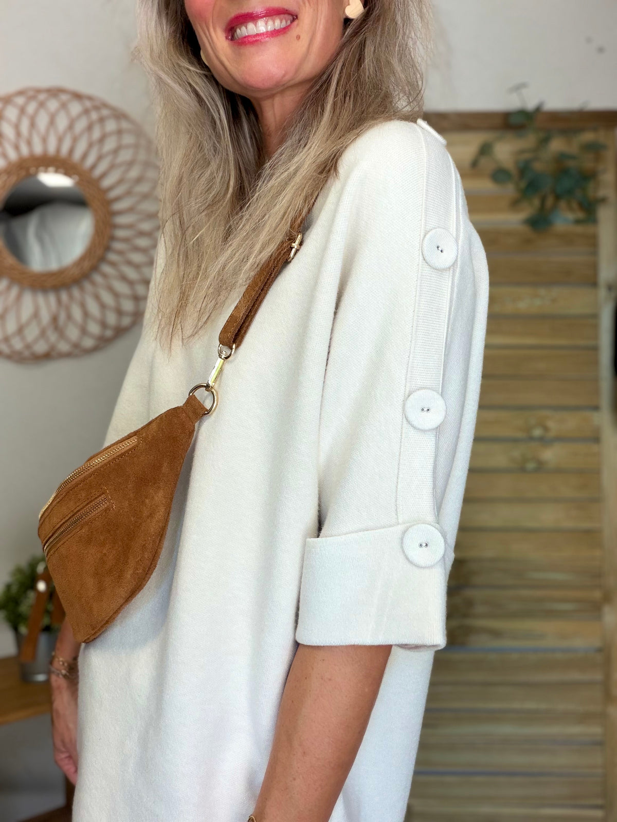 Pull long, col V, ornements boutons CHIARA Écru