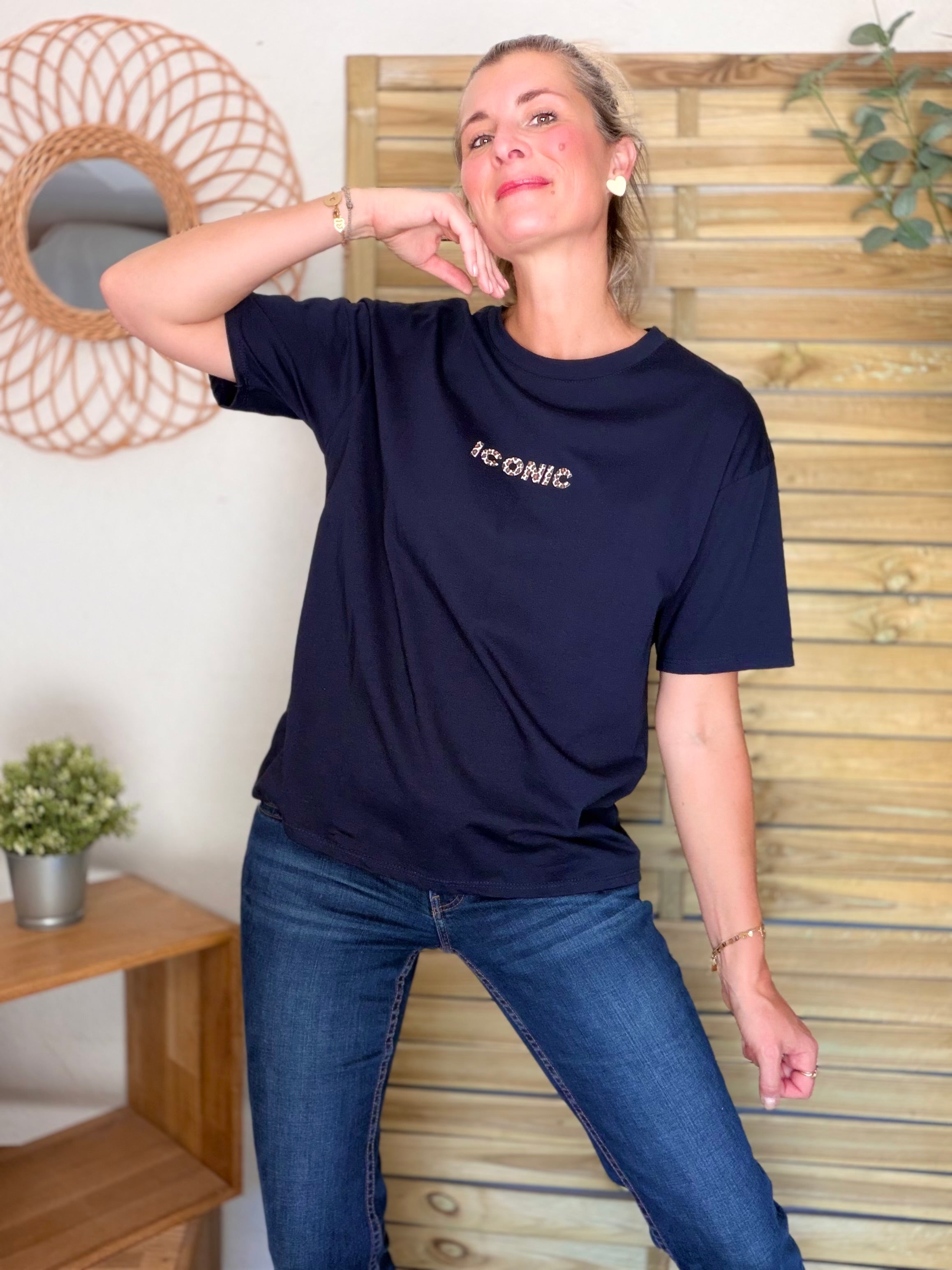 Tee shirt ICONIC Léo LÉONA Bleu marine