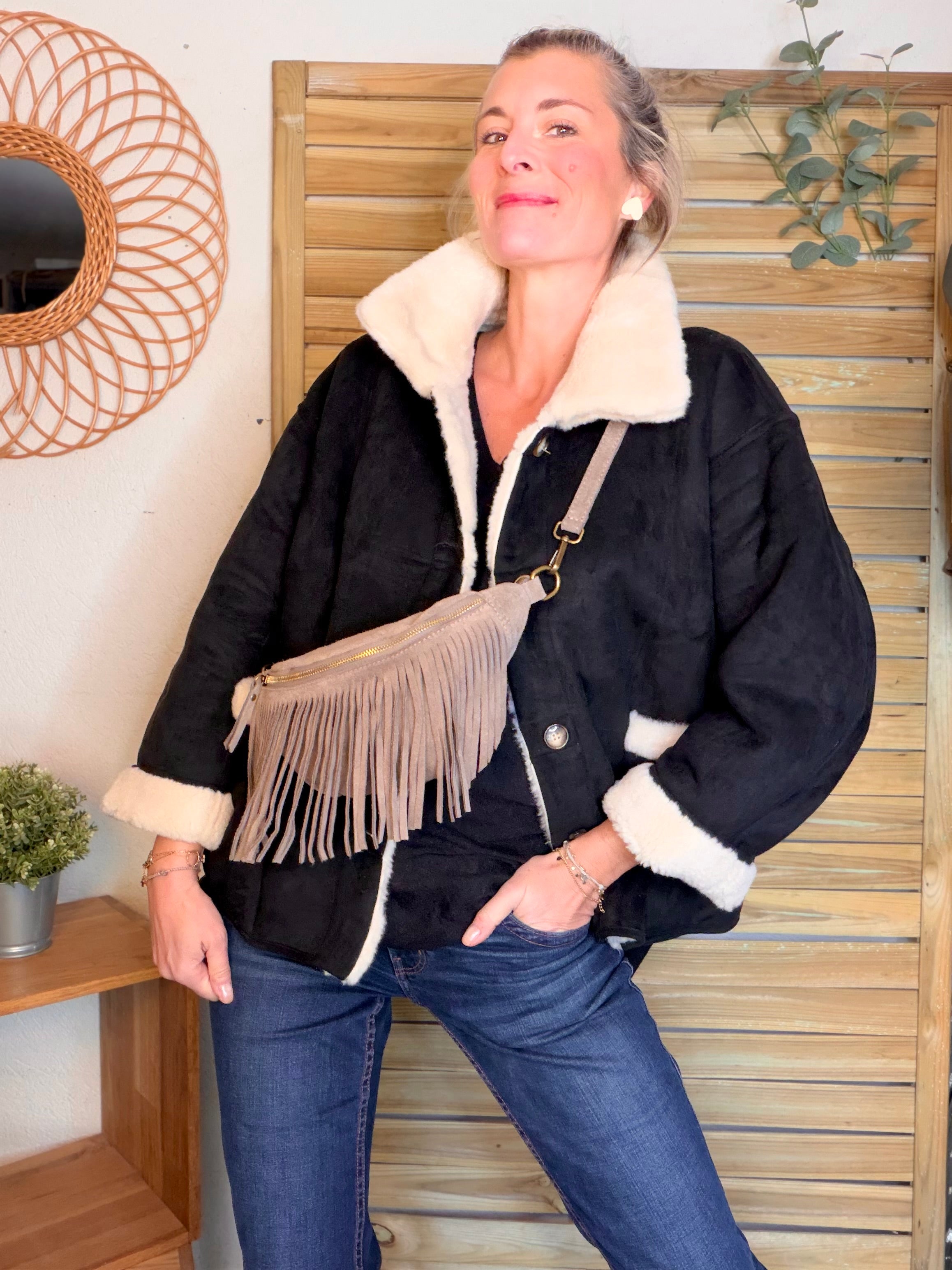 Sac banane avec franges en cuir daim - PIETRA - Taupe