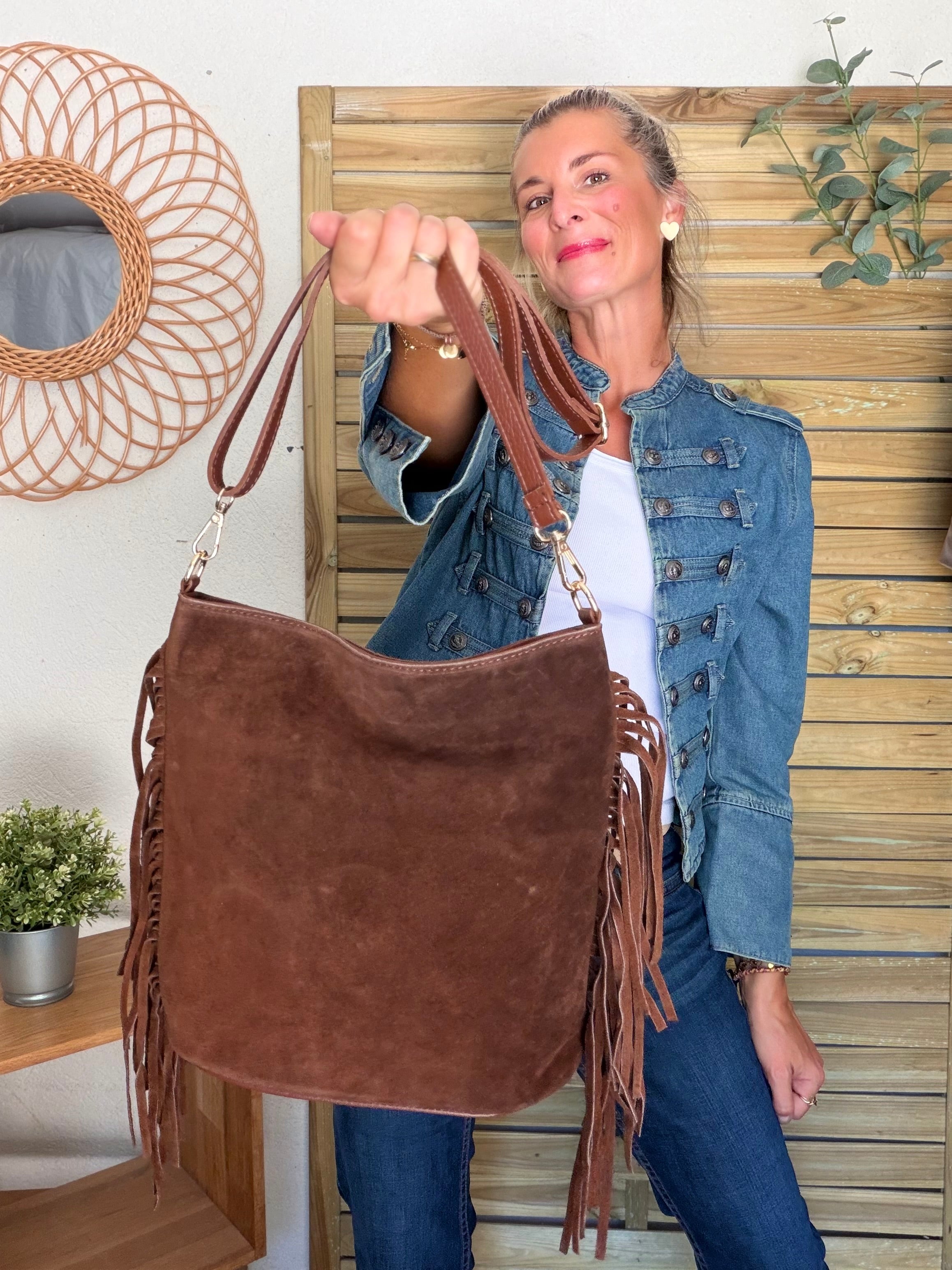 Sac seau en cuir daim avec franges KYLIE - Camel foncé (Café)