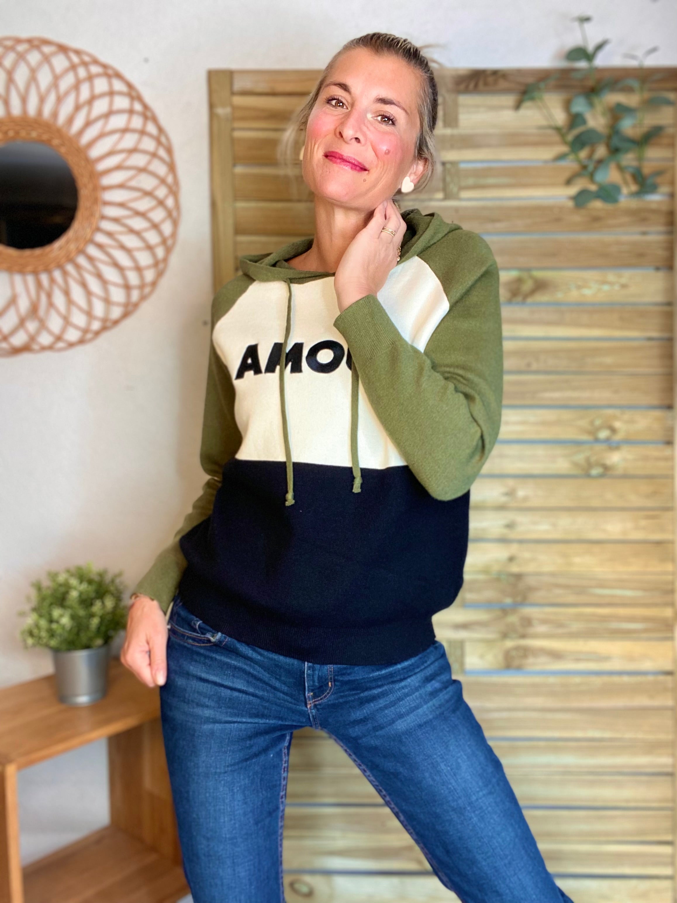 Pull à capuche AMOUR - NORA