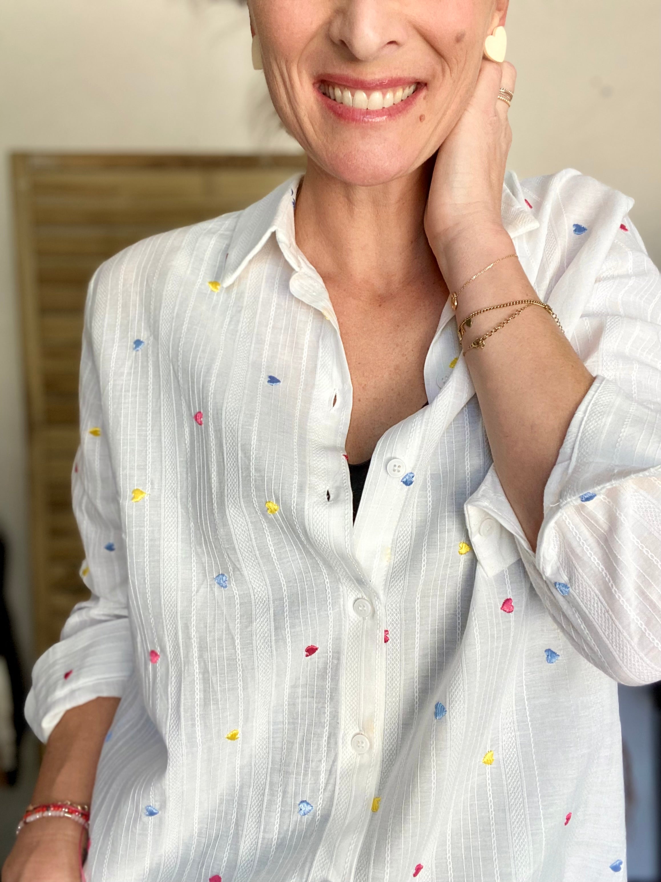 Chemise en coton avec cœurs brodés LÉA - FIN DE SÉRIE