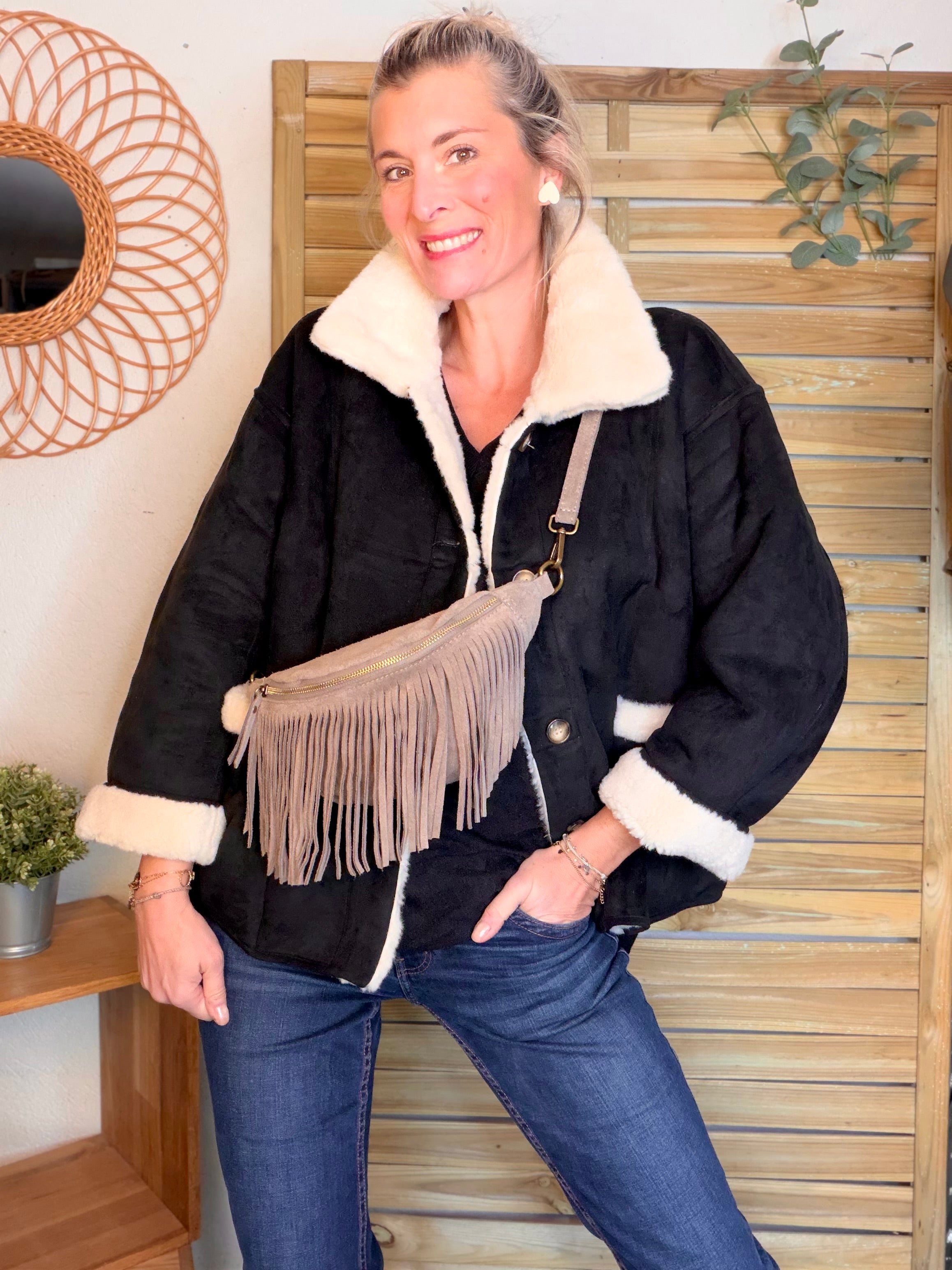 Sac banane avec franges en cuir daim - PIETRA - Taupe