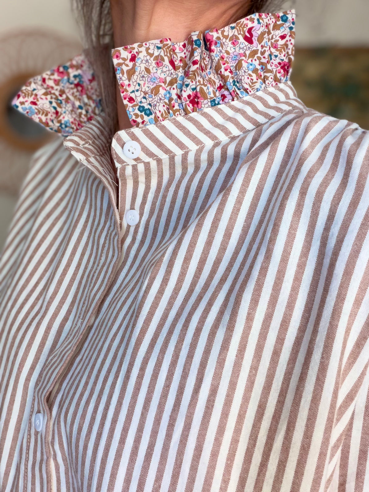 Chemise rayée Camel clair, col victorien Liberty MAEVA