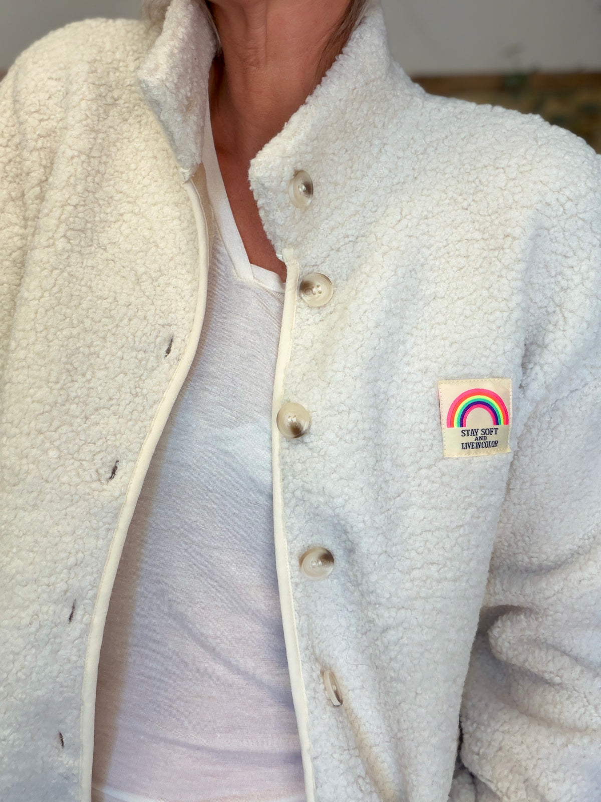 Veste Sherpa boutonnée écusson Arc-en-ciel ÉNORA Beige