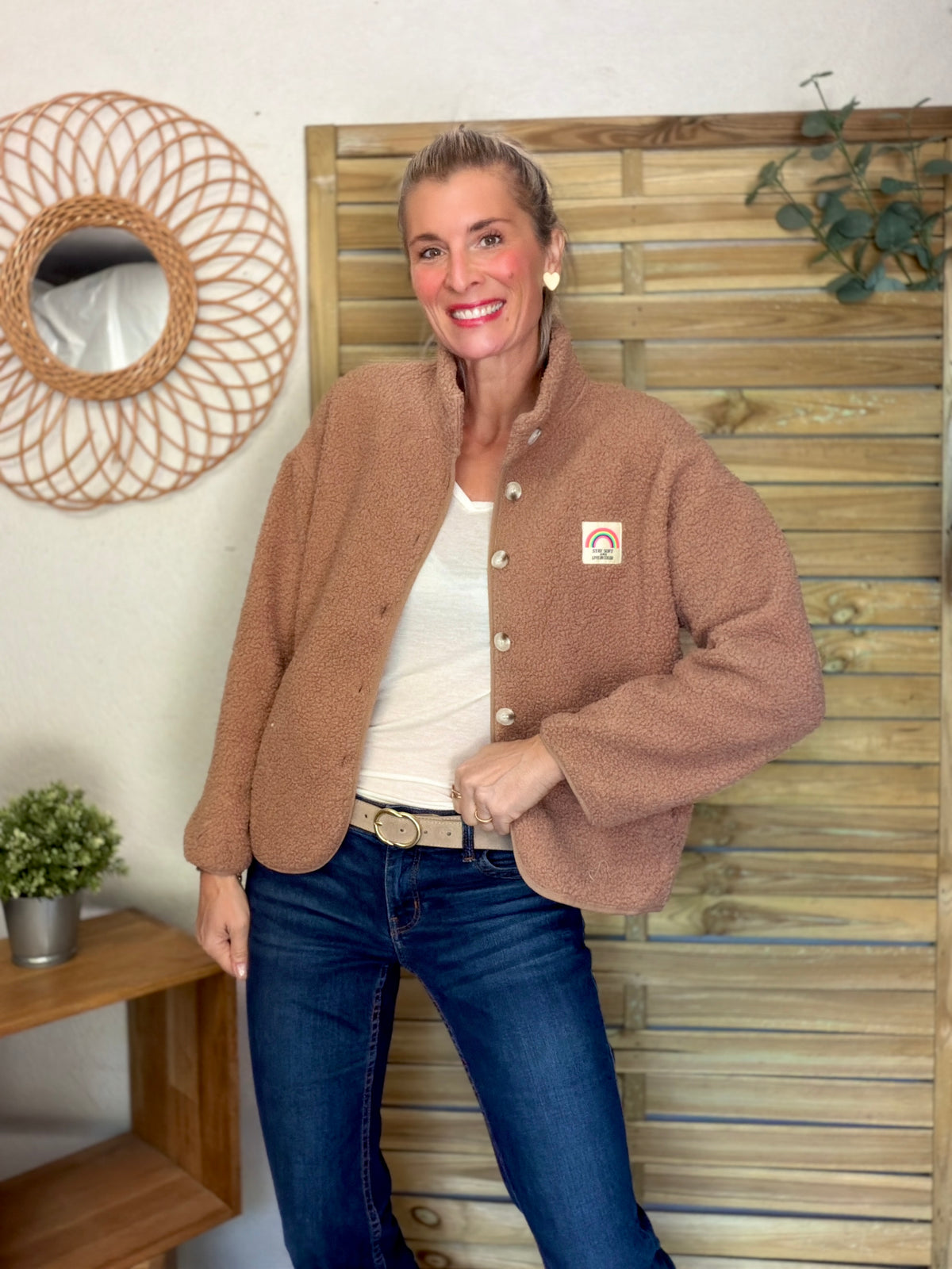 Veste Sherpa boutonnée écusson Arc-en-ciel ÉNORA Taupe rosé