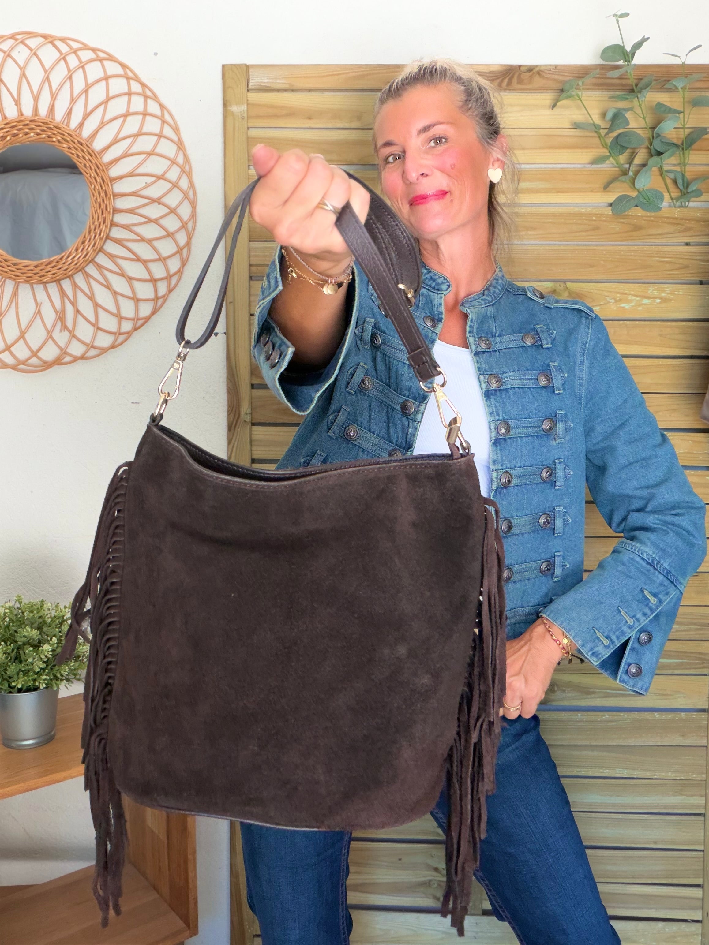 Sac seau en cuir daim avec franges KYLIE - Chocolat