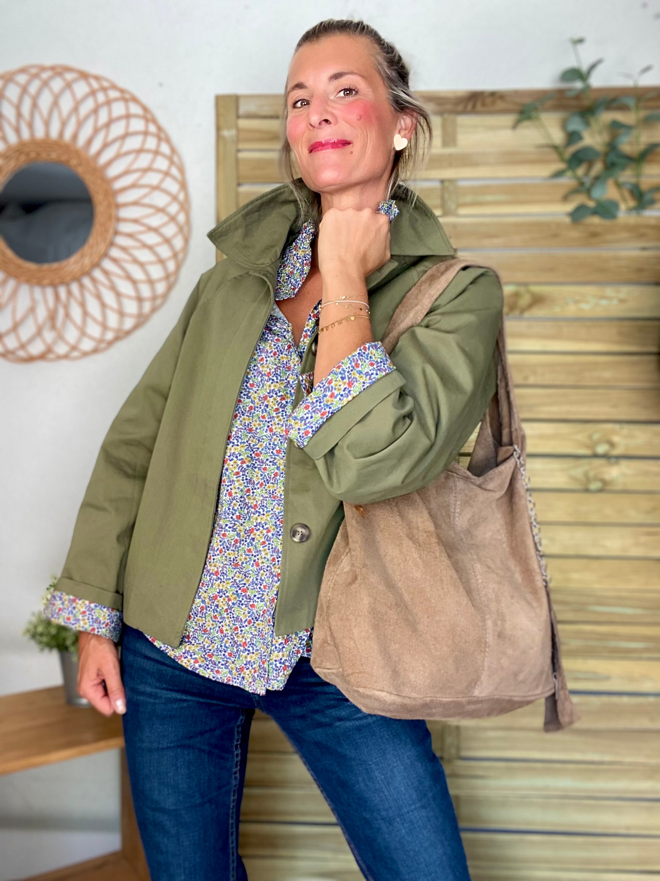 Chemise imprimée Liberty bleu, col victorien volanté CHARLOTTE