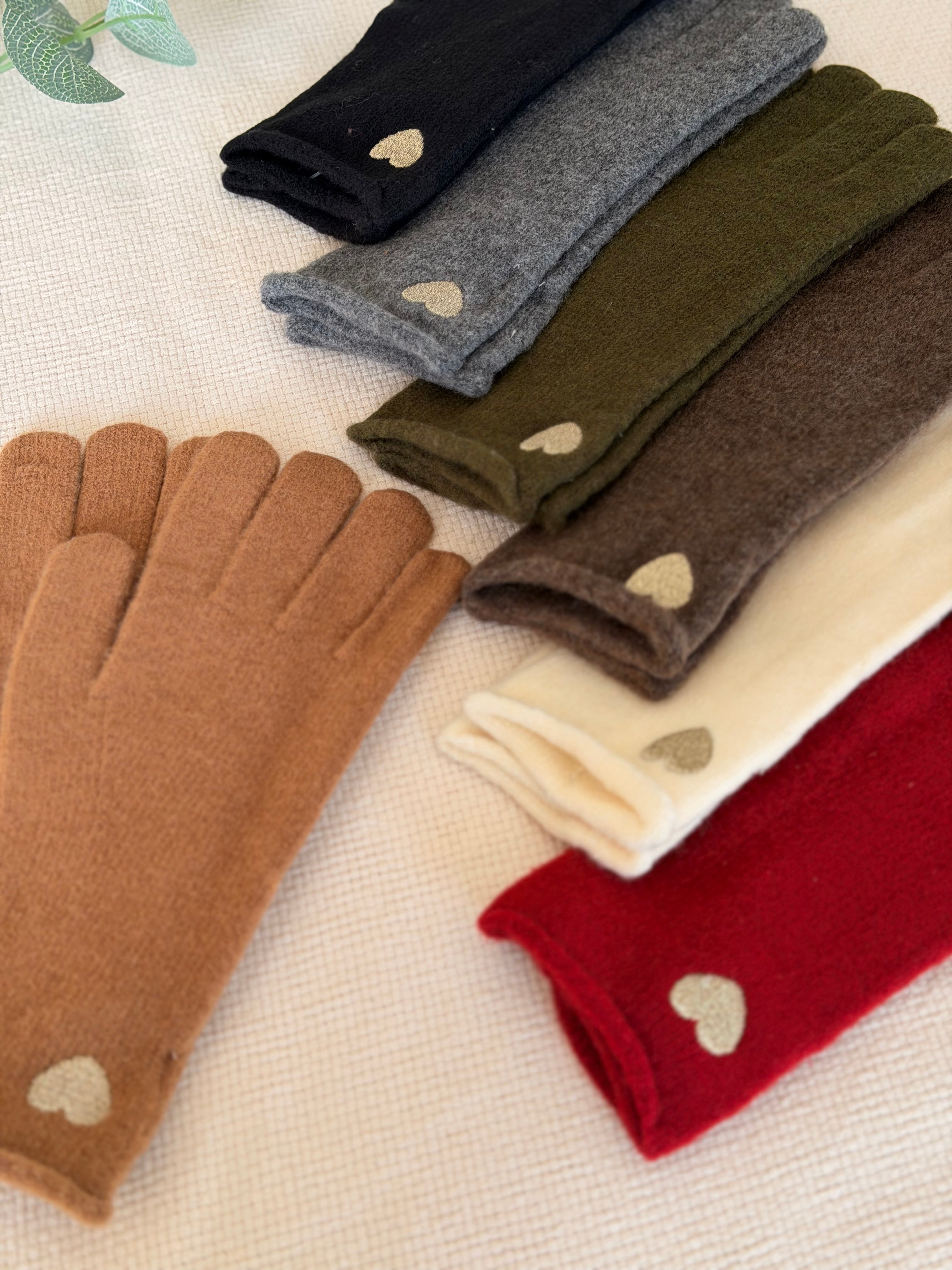 Gants CHLOÉ avec coeur doré brodé 💛 et ouverture index et pouce 👌🏼